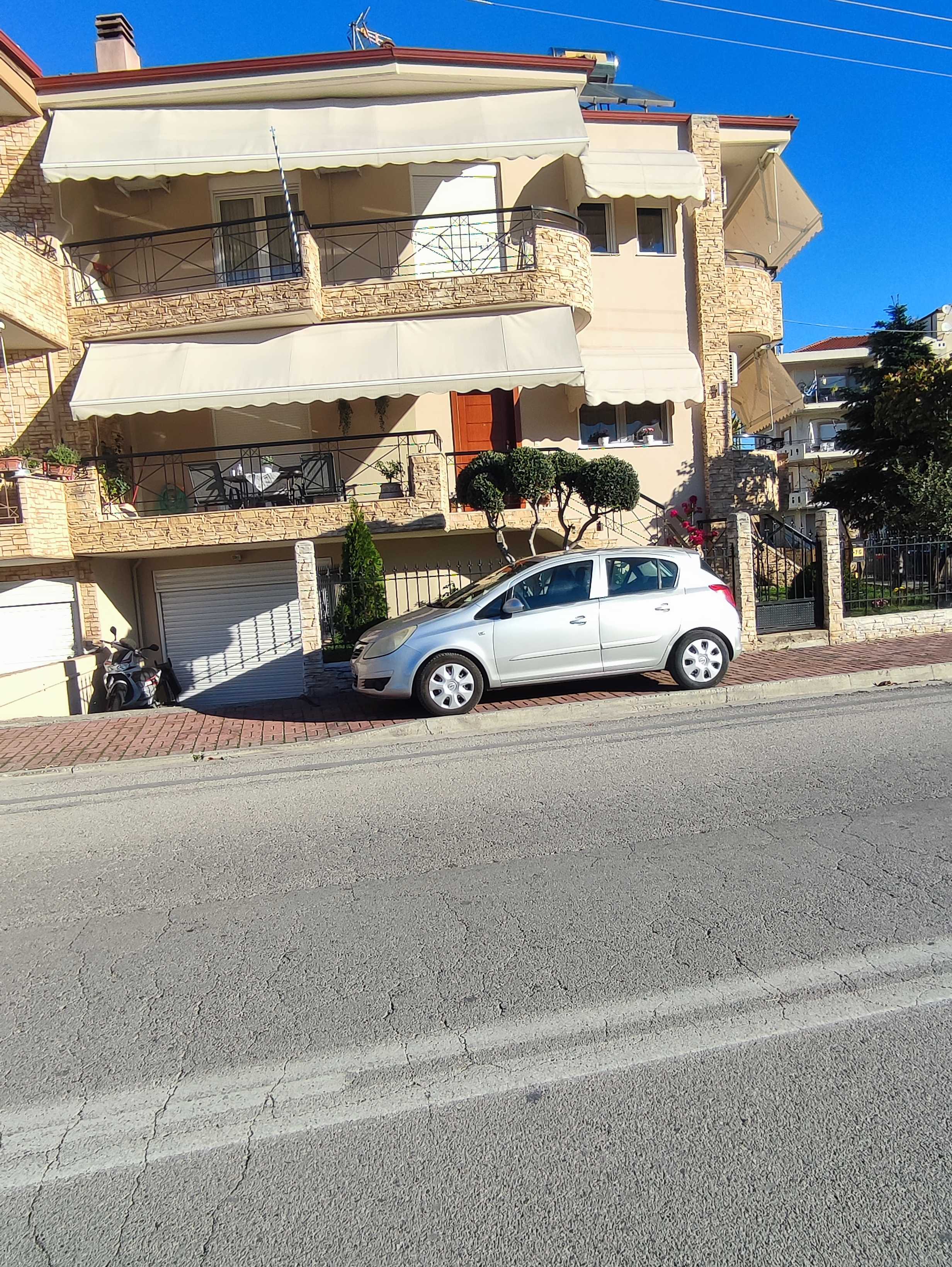 photo2