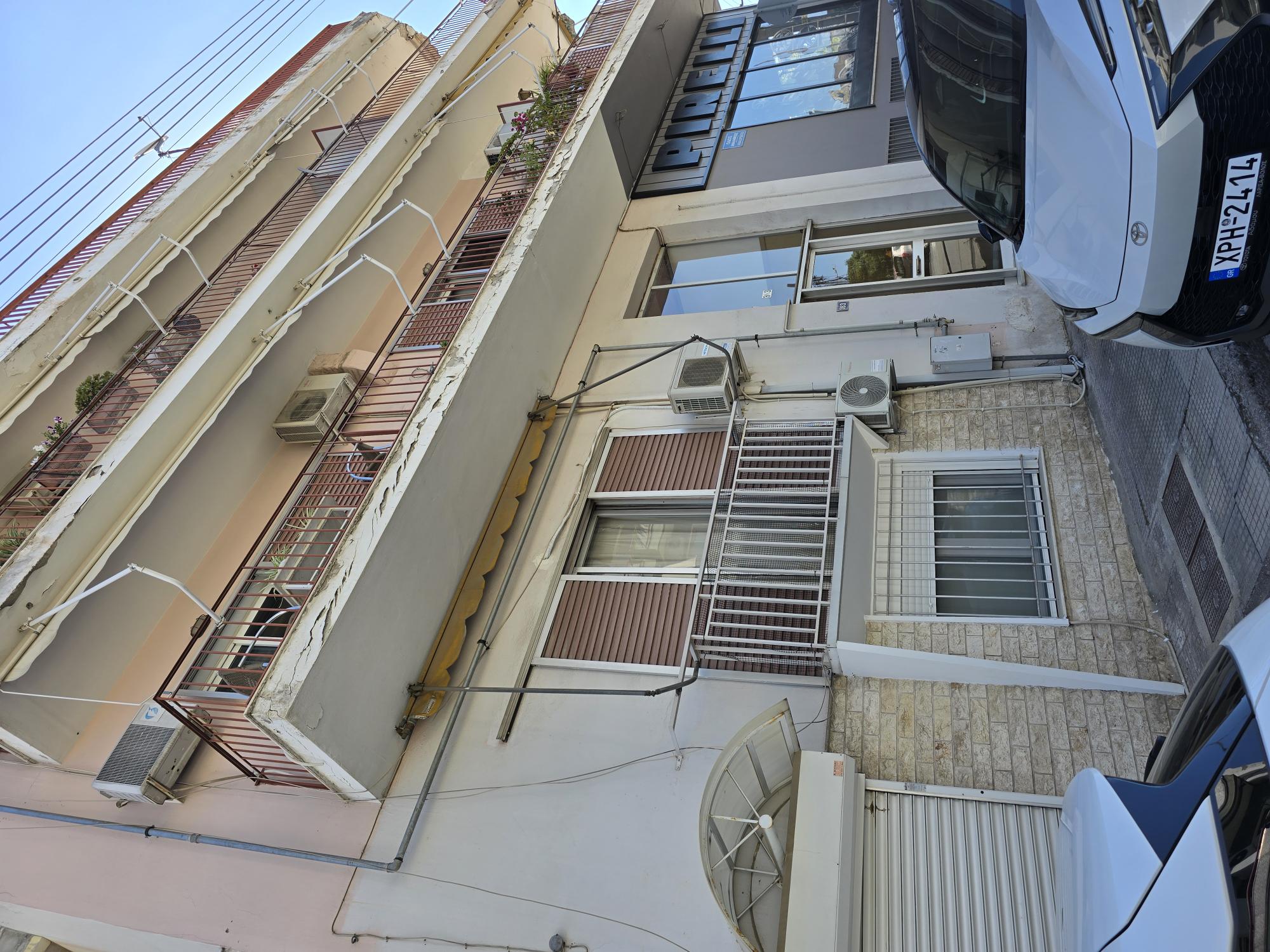 photo1