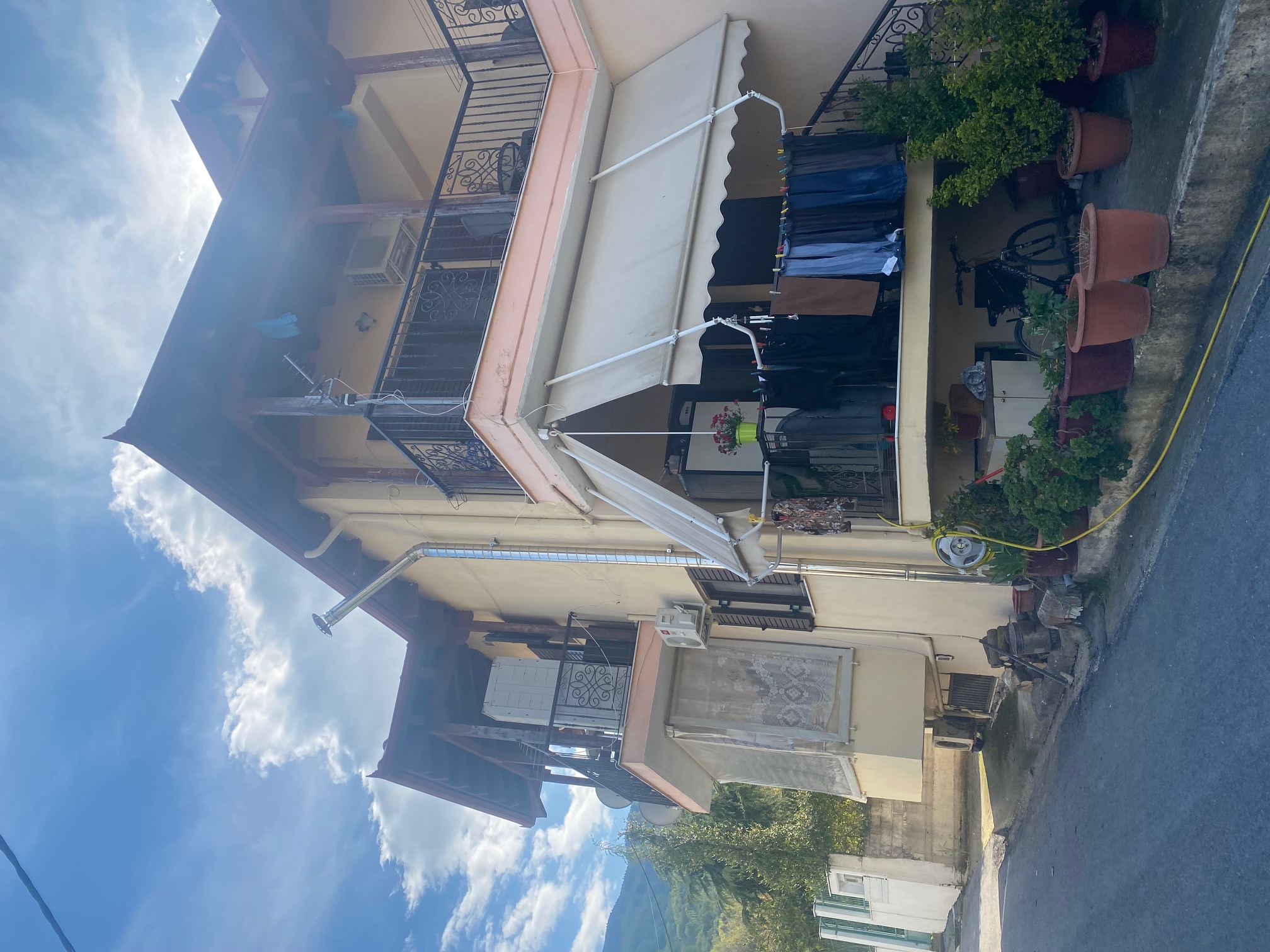 photo1