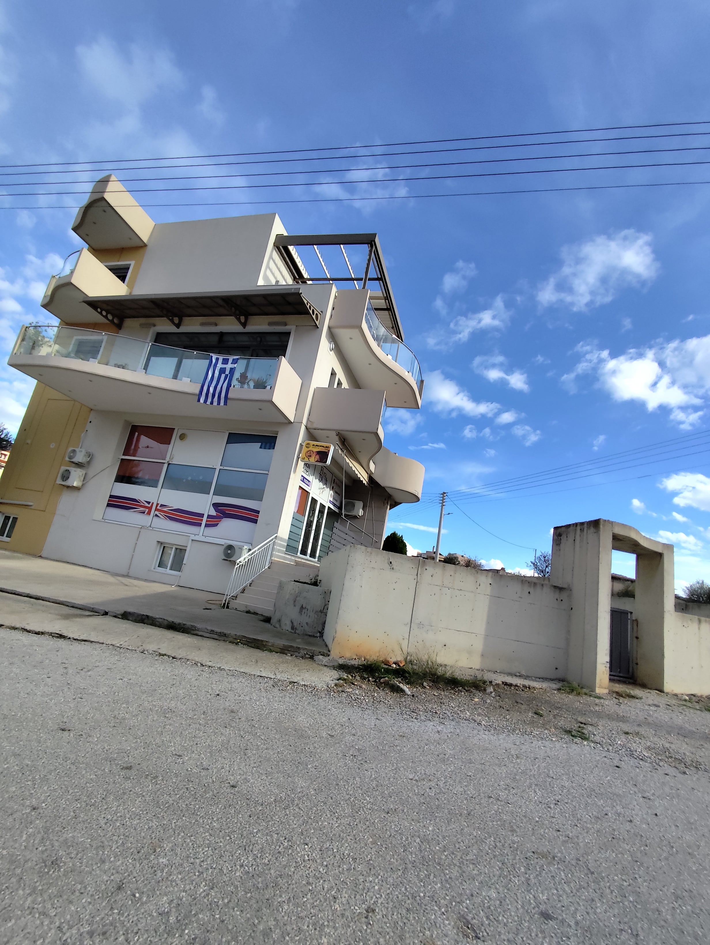 photo1