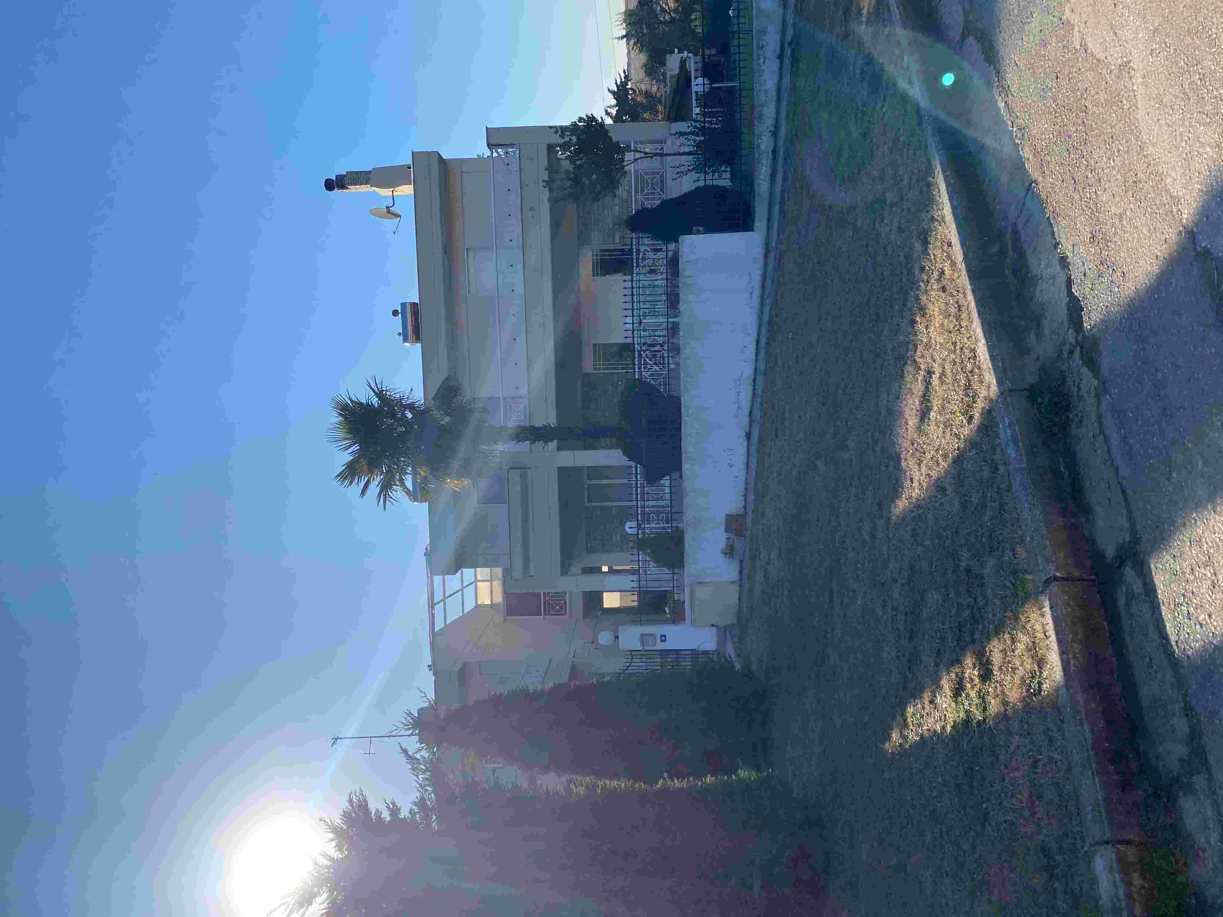 photo1
