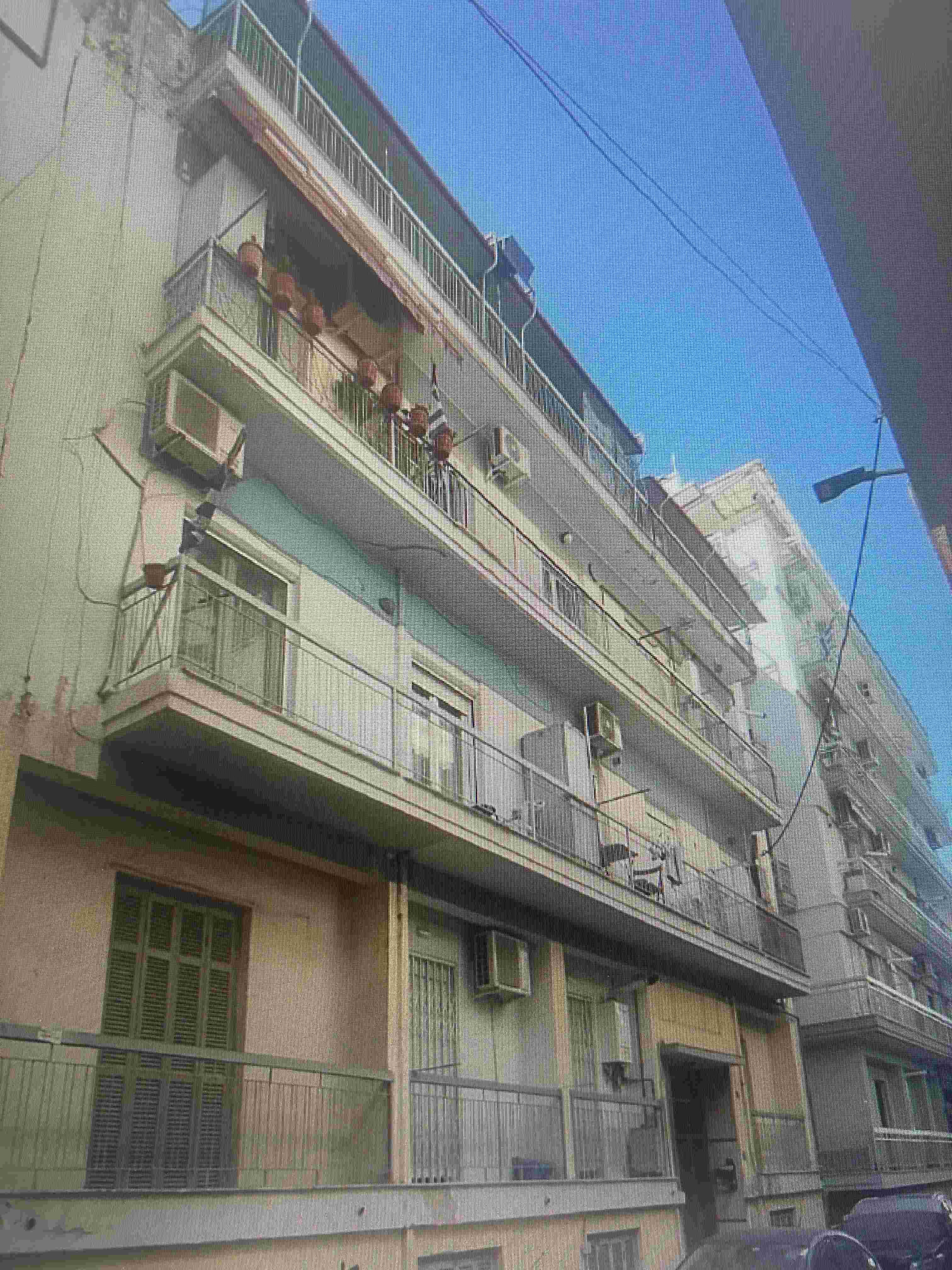 photo1
