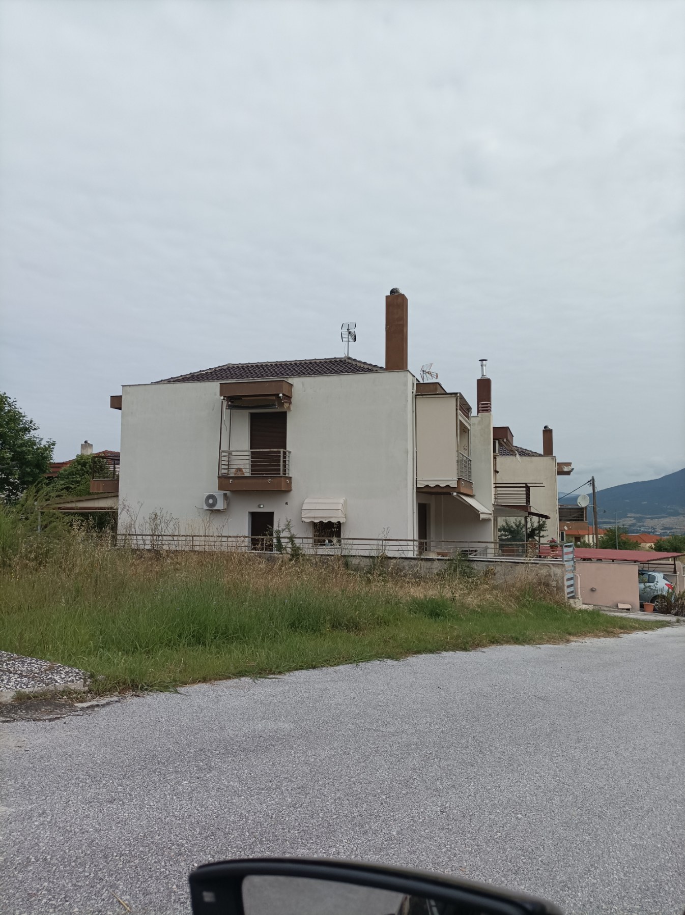 photo1
