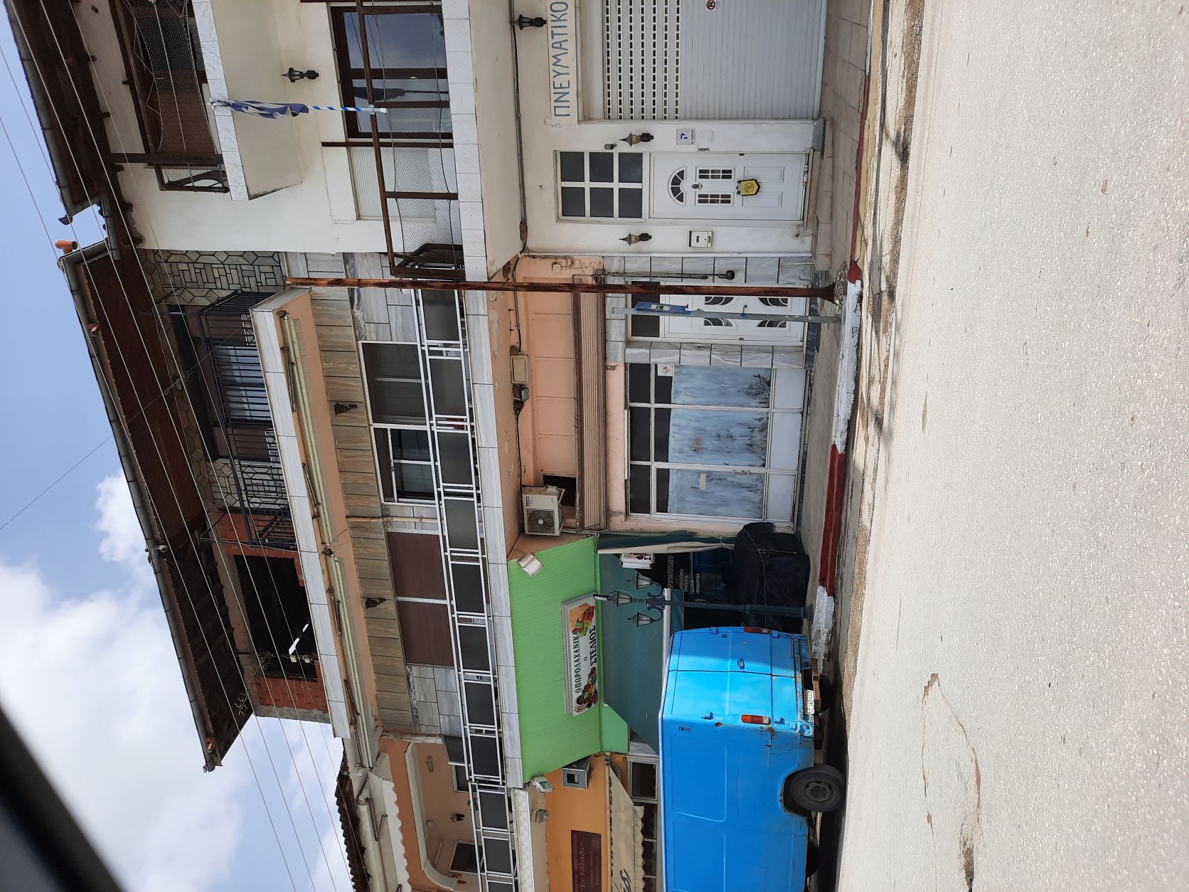 photo1