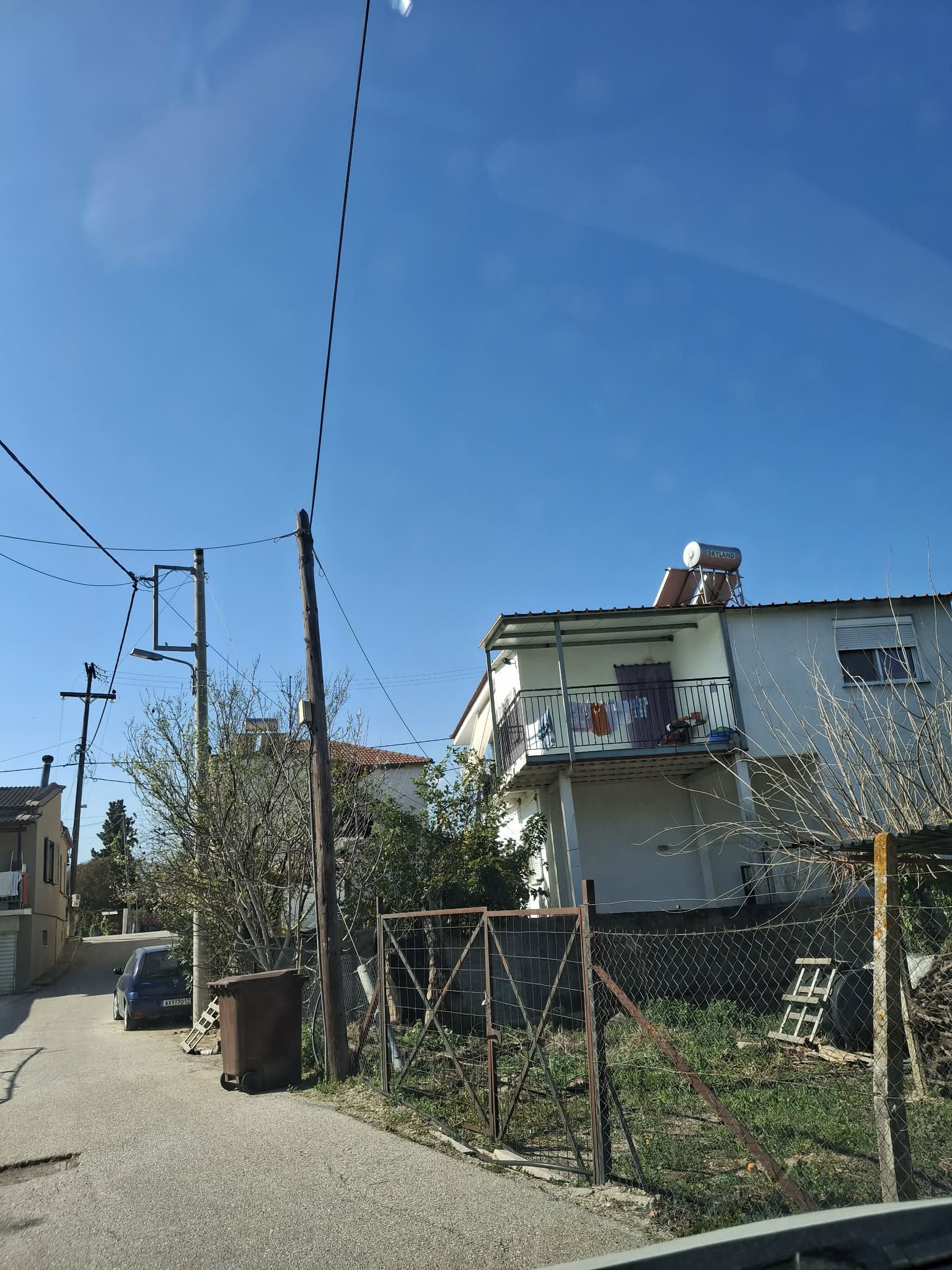 photo1