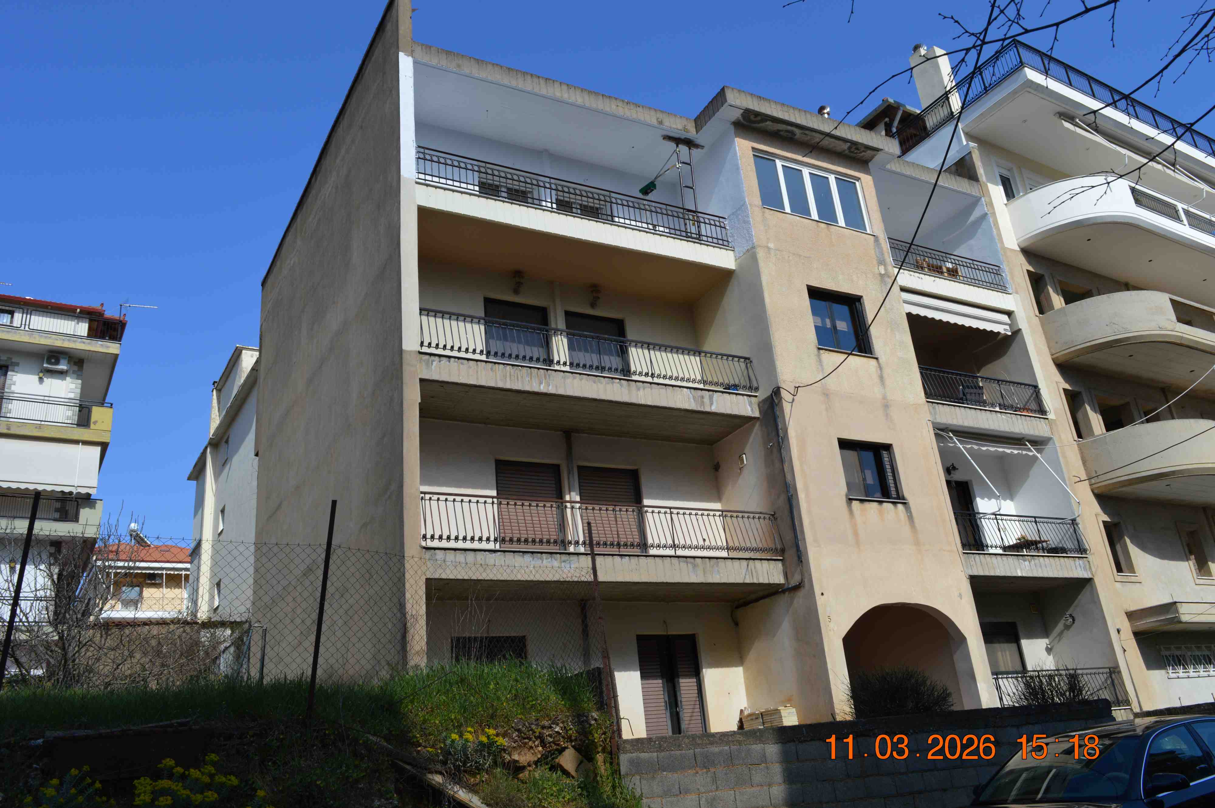 photo1