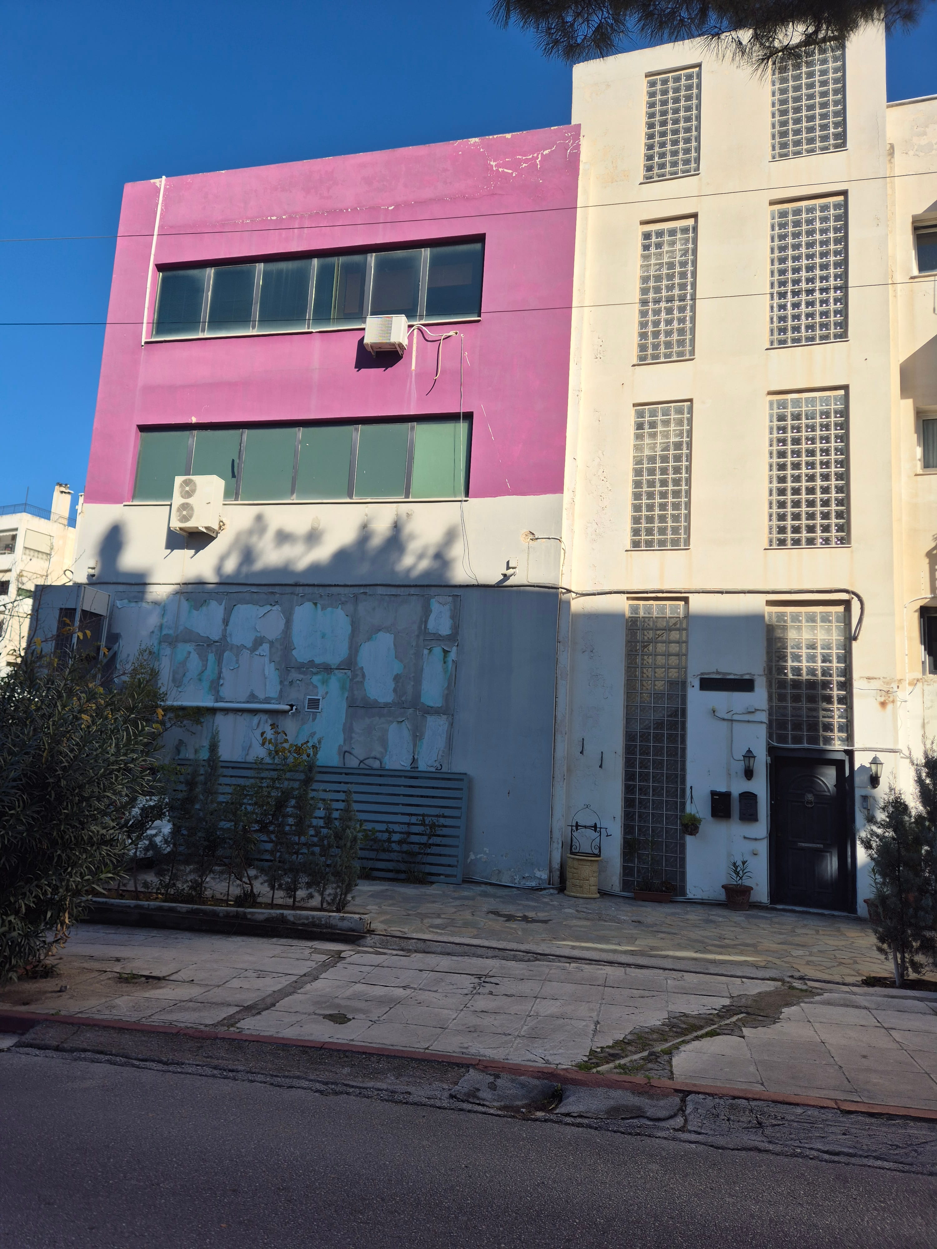 photo1