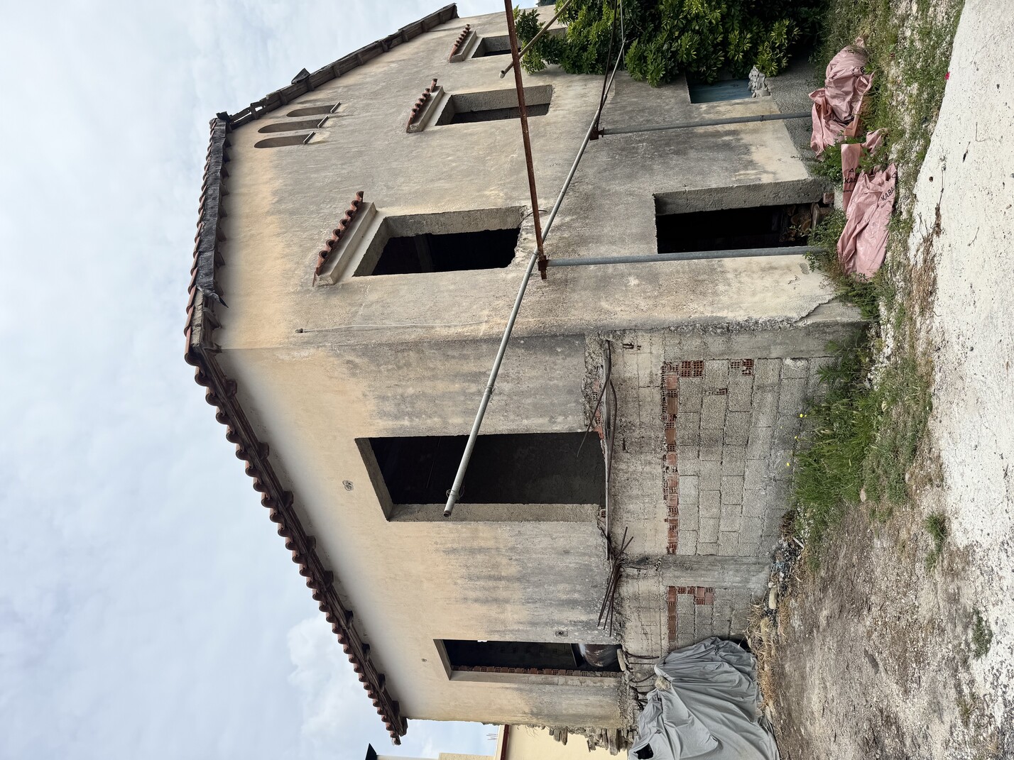 Οικόπεδο με κτίσμα 552.09 sq.m. σε πλειστηριασμό Municipality of Corfu