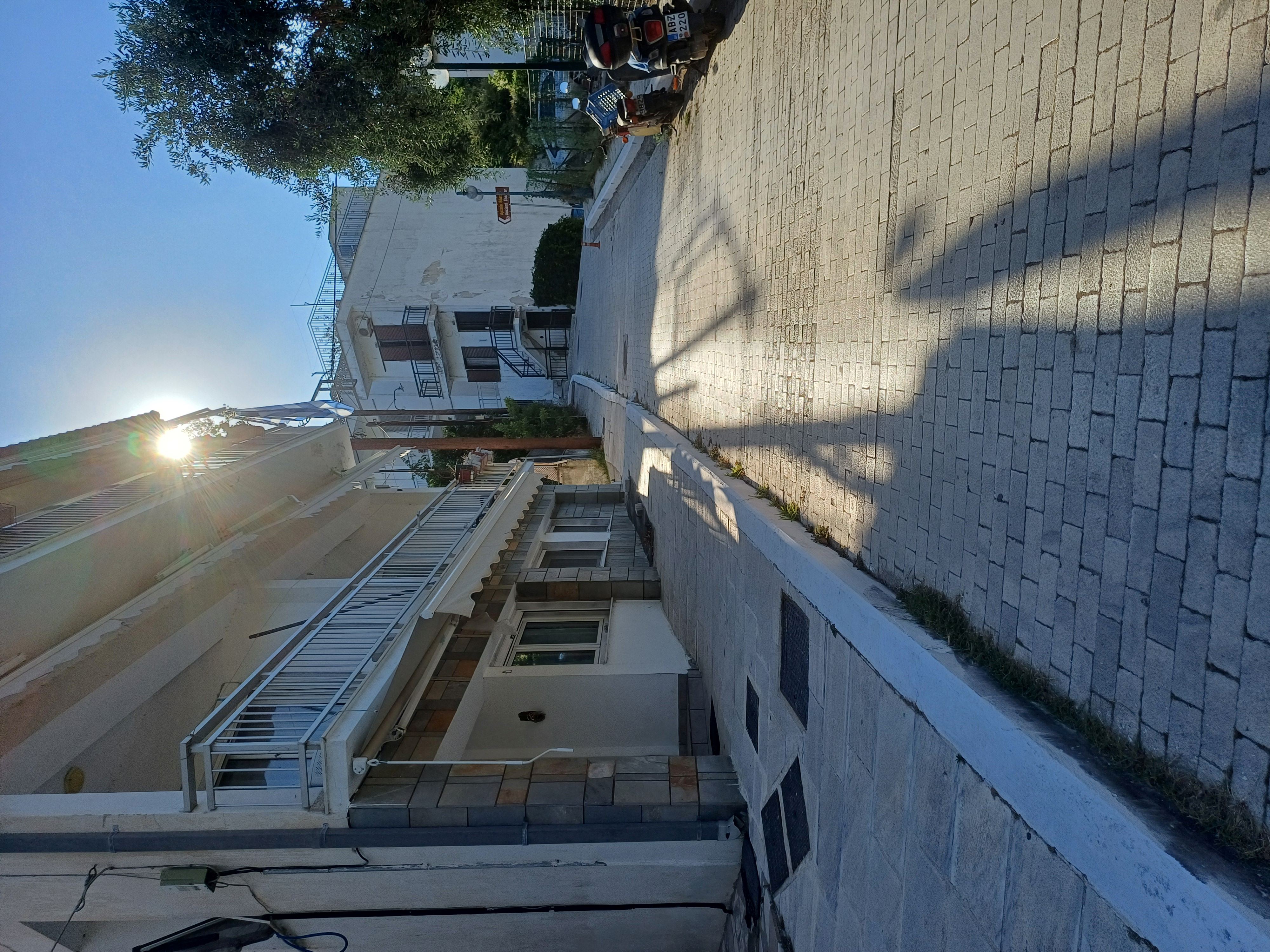 photo1
