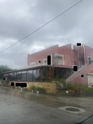 photo1