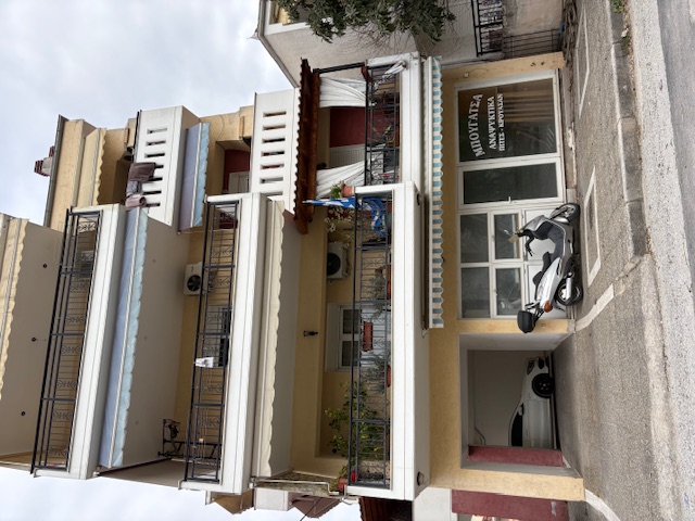 photo1
