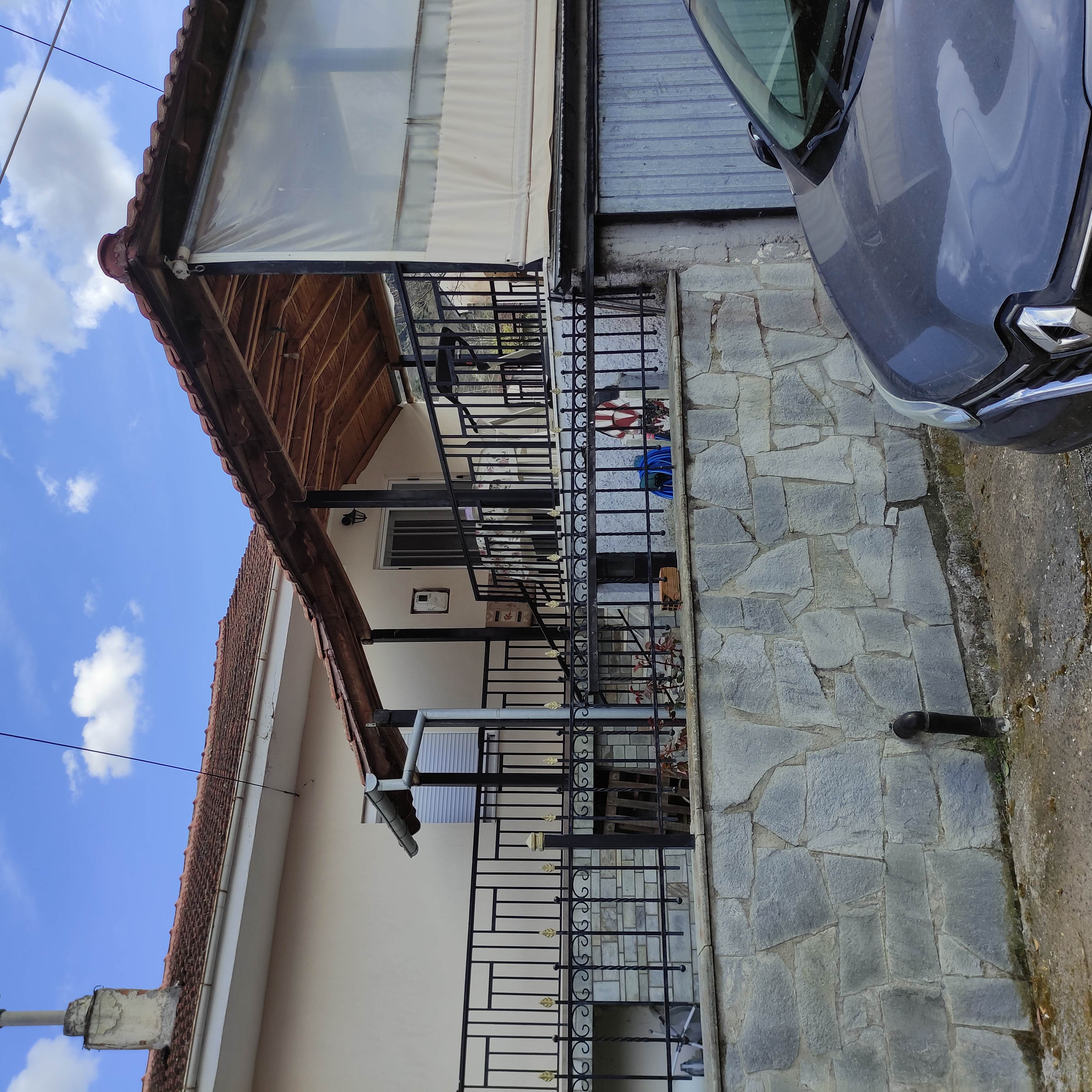 photo1