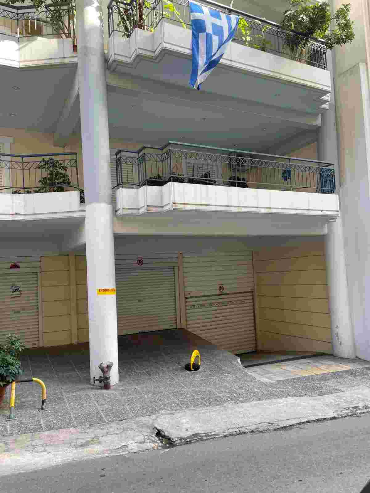 photo1