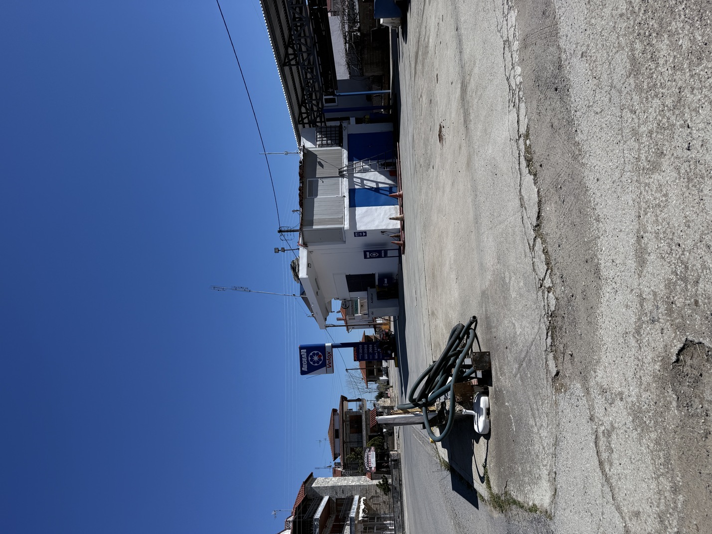 photo1