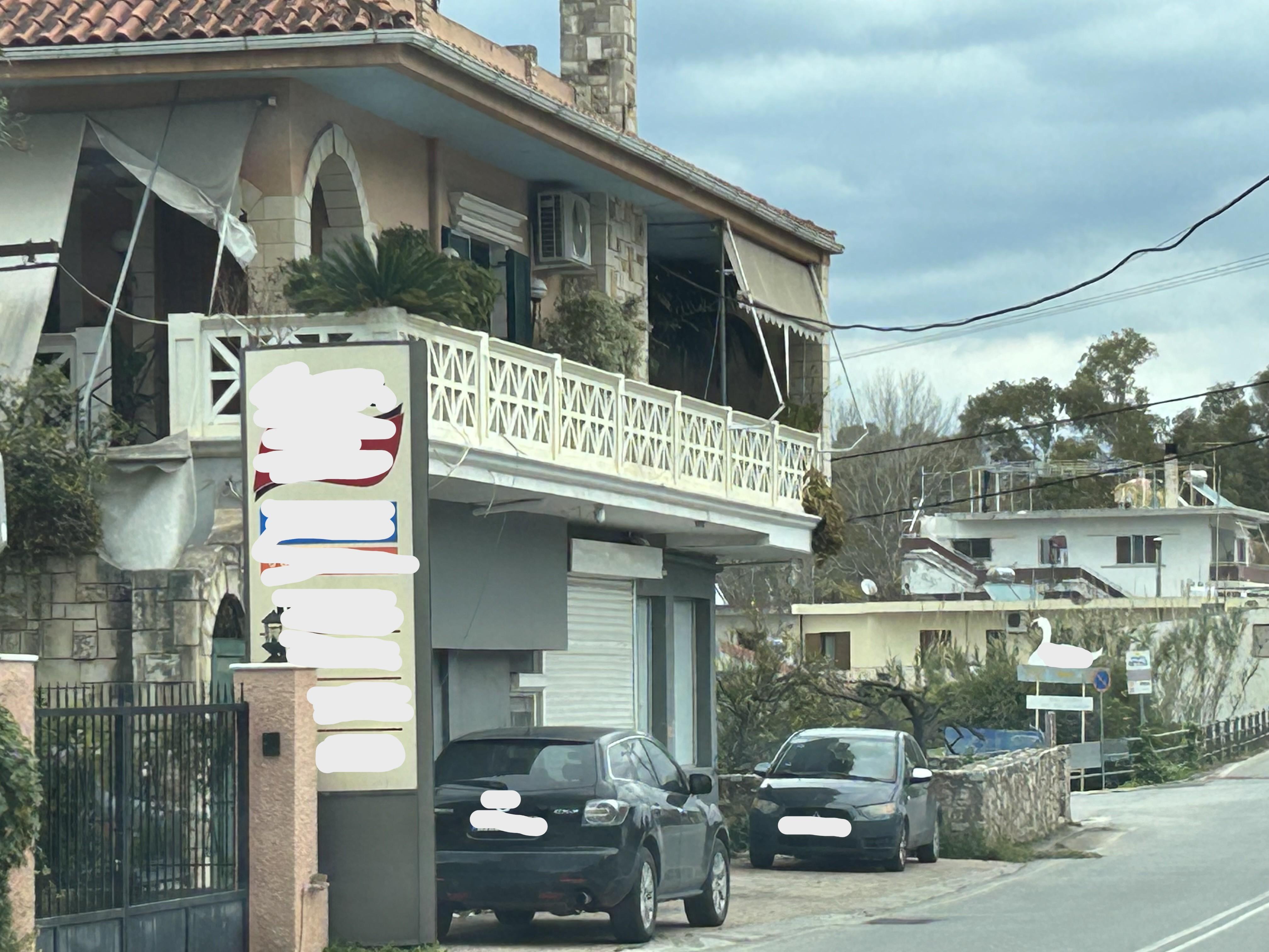 photo1
