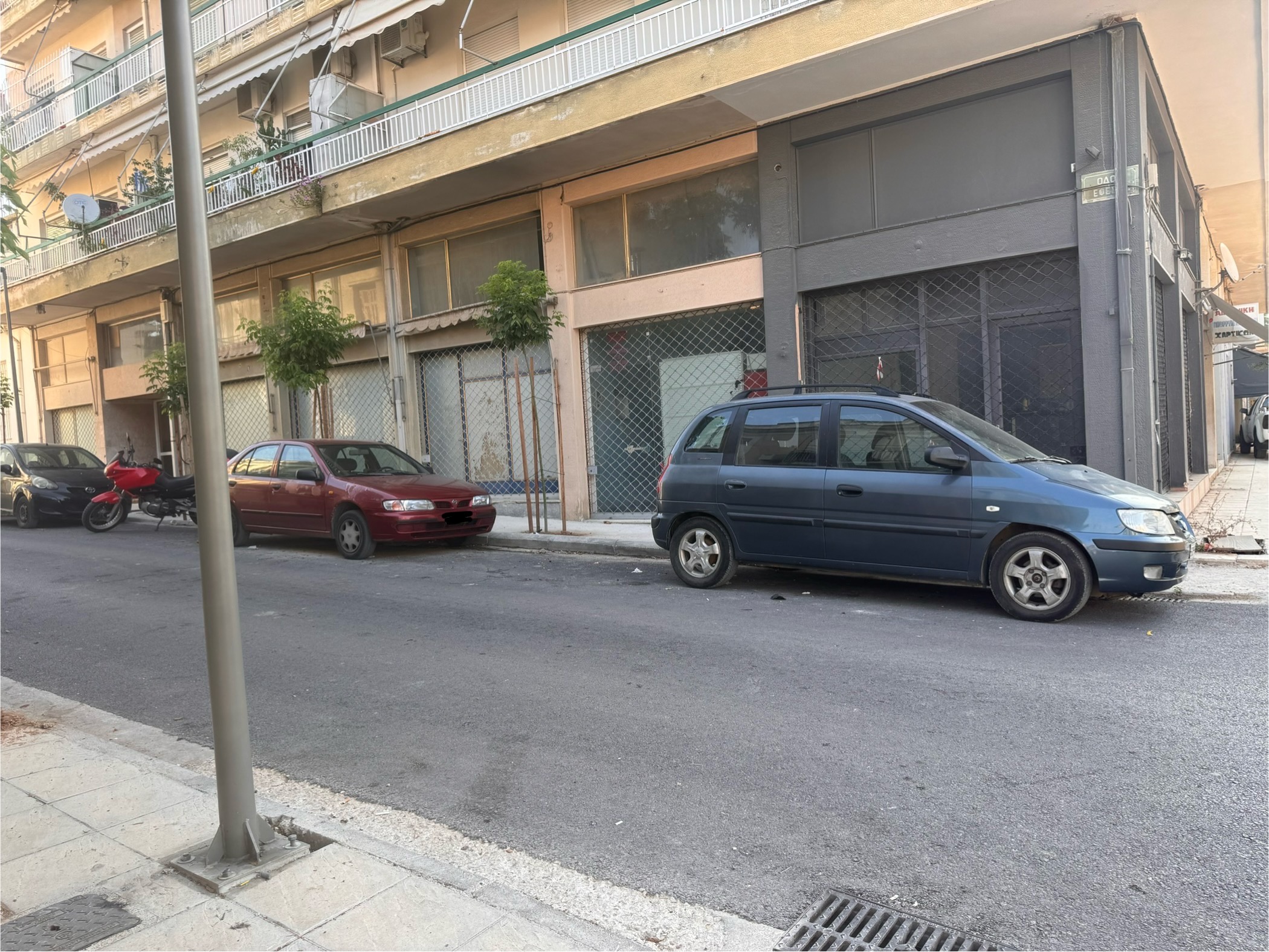 photo1