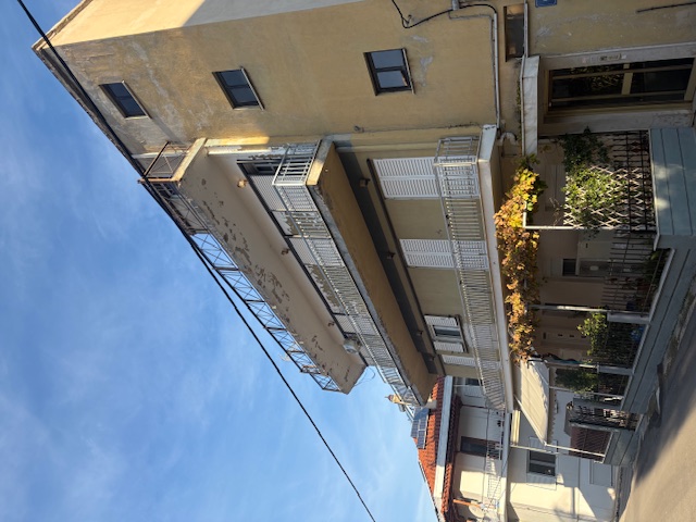 photo1