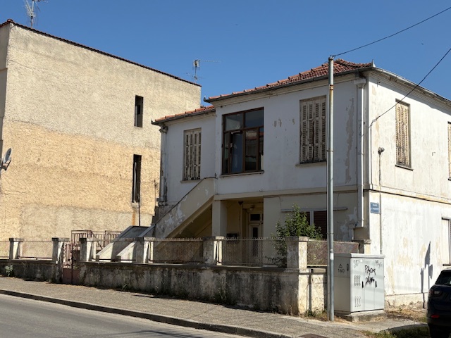 photo1