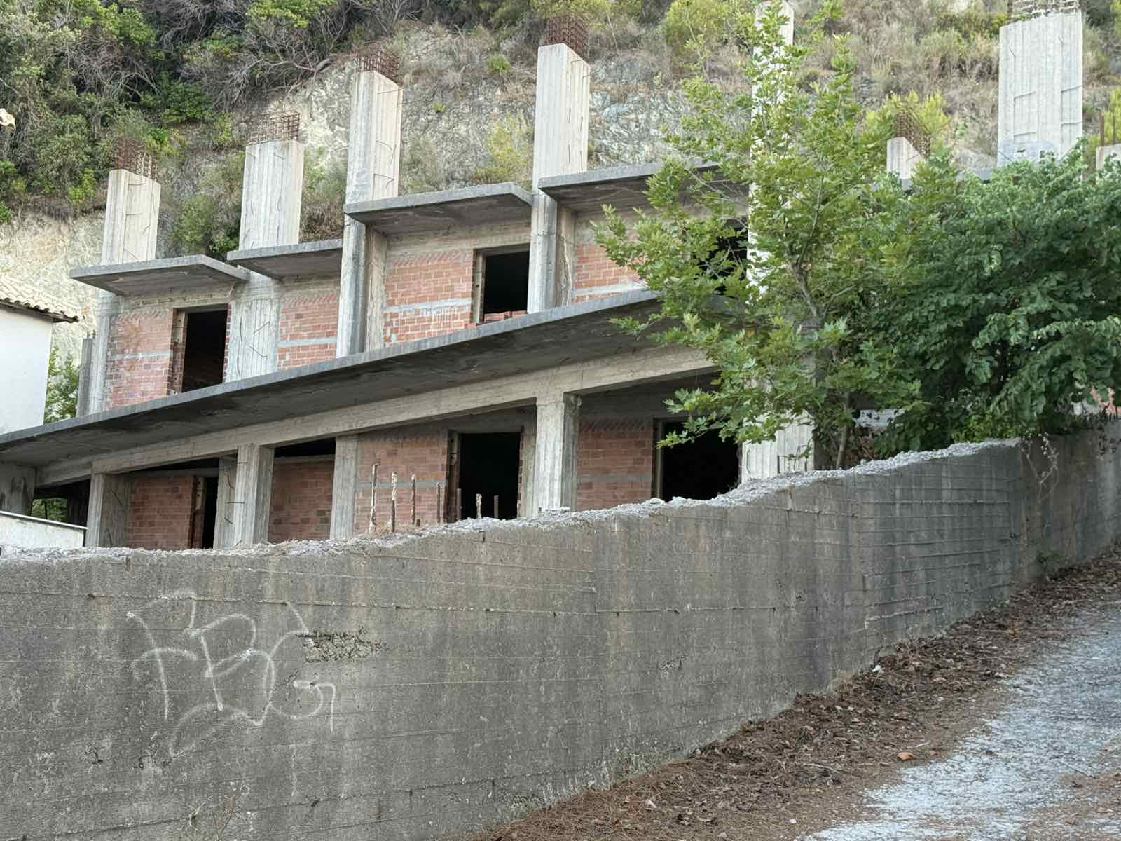 Ξενοδοχειακή Μονάδα  σε πλειστηριασμό Municipality of Dirfia - Messapia