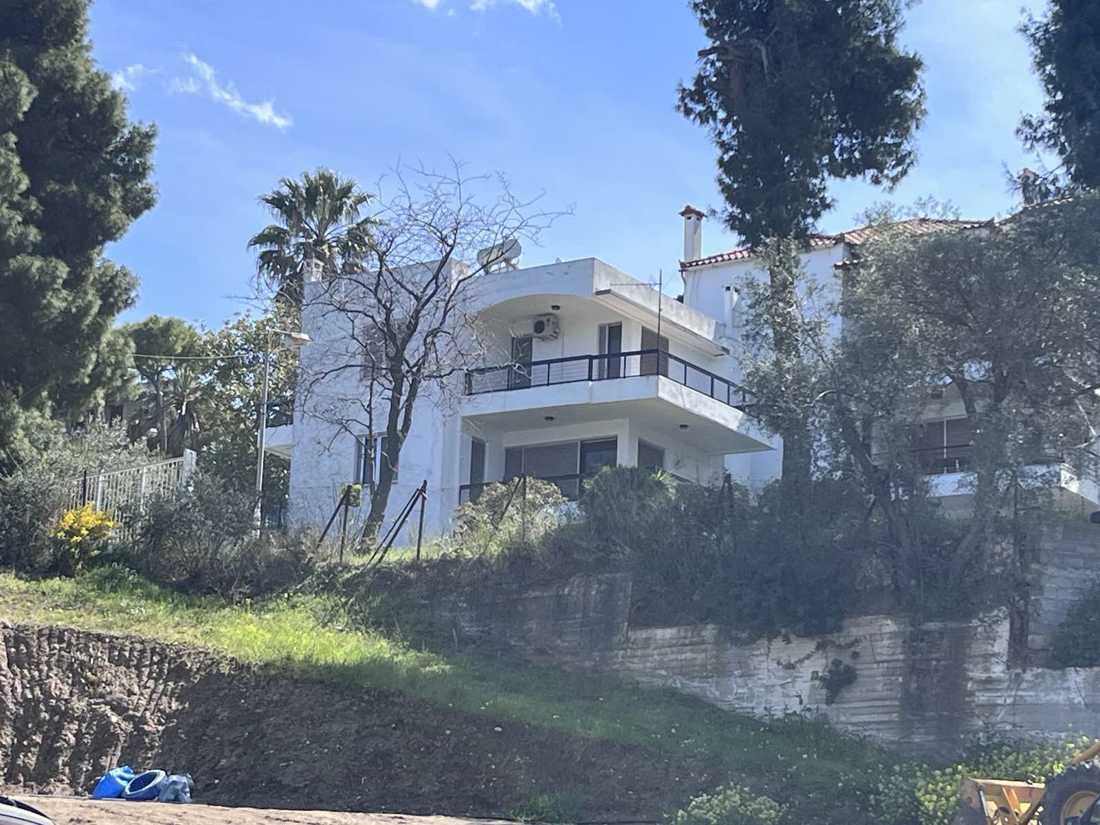 Οικόπεδο με κτίσμα  σε πλειστηριασμό Δήμος Καμένων Βούρλων