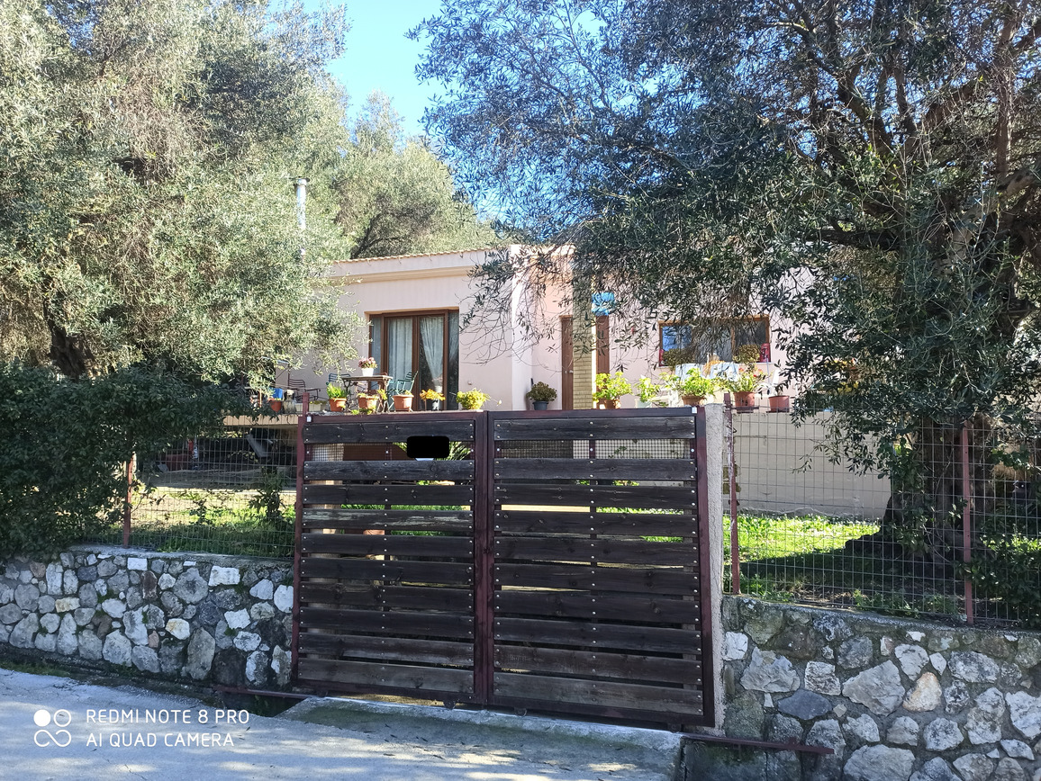 Οικόπεδο με κτίσμα  σε πλειστηριασμό Δήμος Κέρκυρας