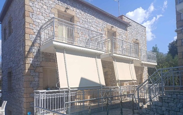 photo1