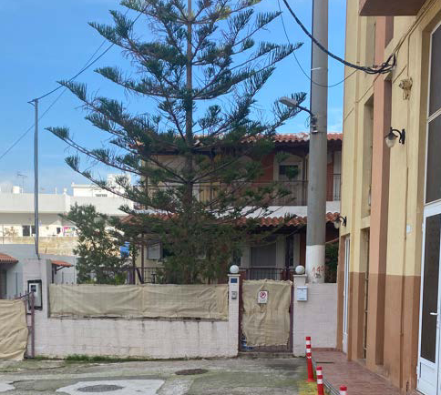Οικόπεδο με κτίσμα  σε πλειστηριασμό Δήμος Μεγαρέων
