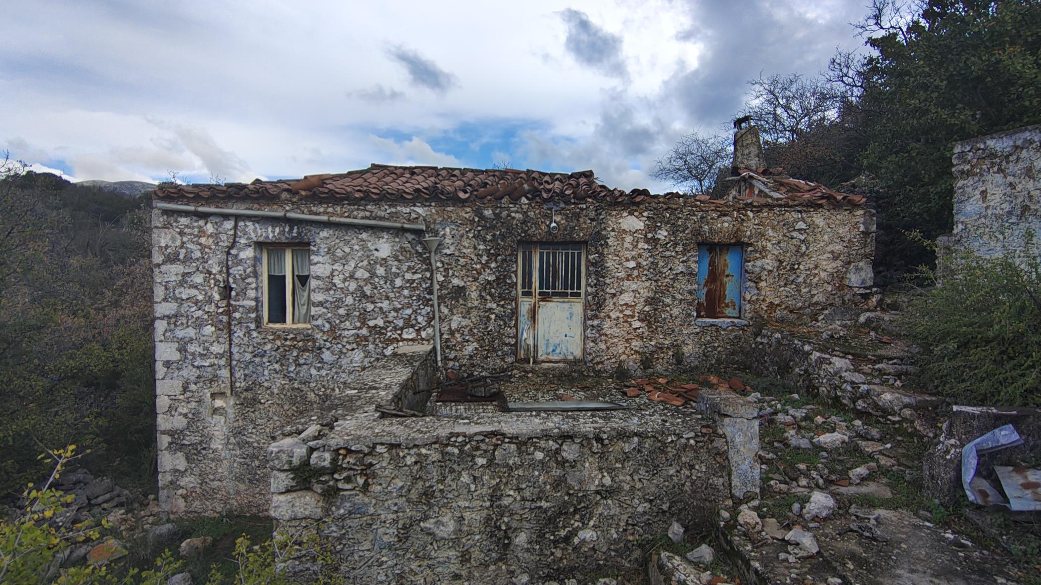 Οικόπεδο με κτίσμα  σε πλειστηριασμό Δήμος Μονεμβασίας