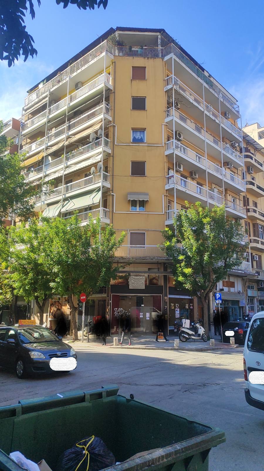 photo1
