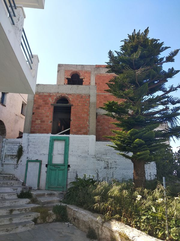 Οικόπεδο με κτίσμα  σε πλειστηριασμό Δήμος Τήνου