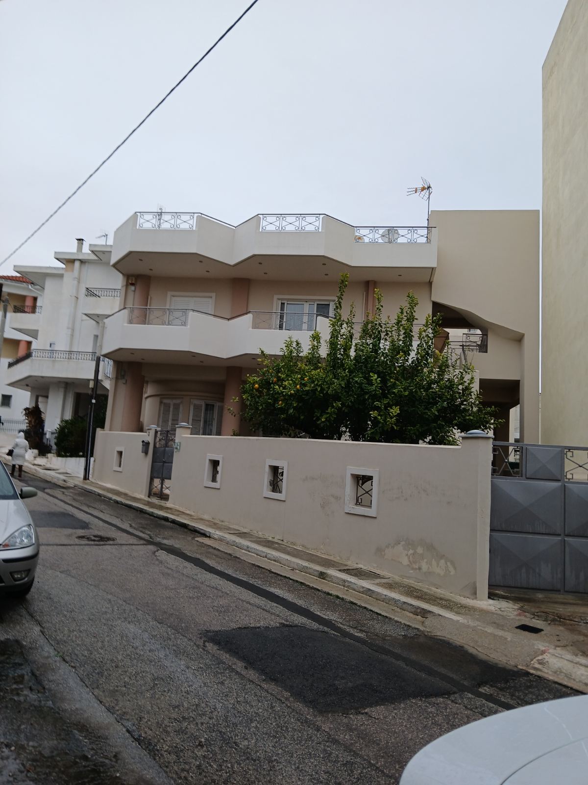 photo1