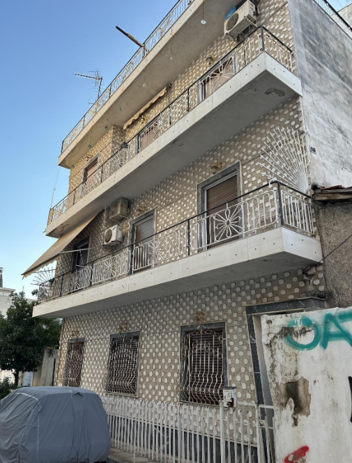 Οικόπεδο με κτίσμα  σε πλειστηριασμό Municipality of Nikia - Agios Ioannou Rentis