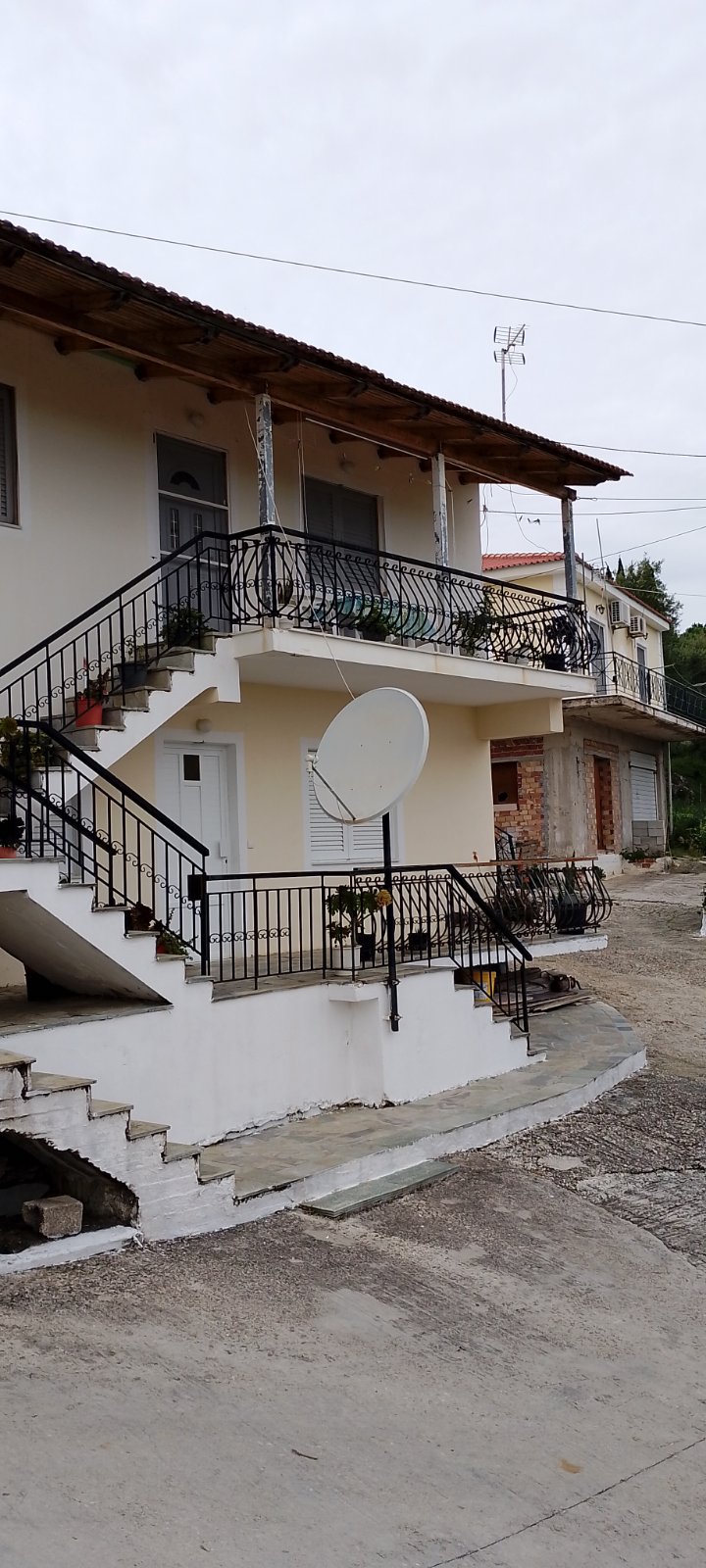 Οικόπεδο με κτίσμα  σε πλειστηριασμό Δήμος Ζακύνθου
