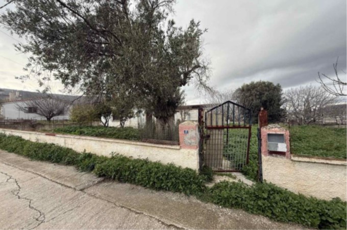 Οικόπεδο με κτίσμα  σε πλειστηριασμό Δήμος Σαρωνικού