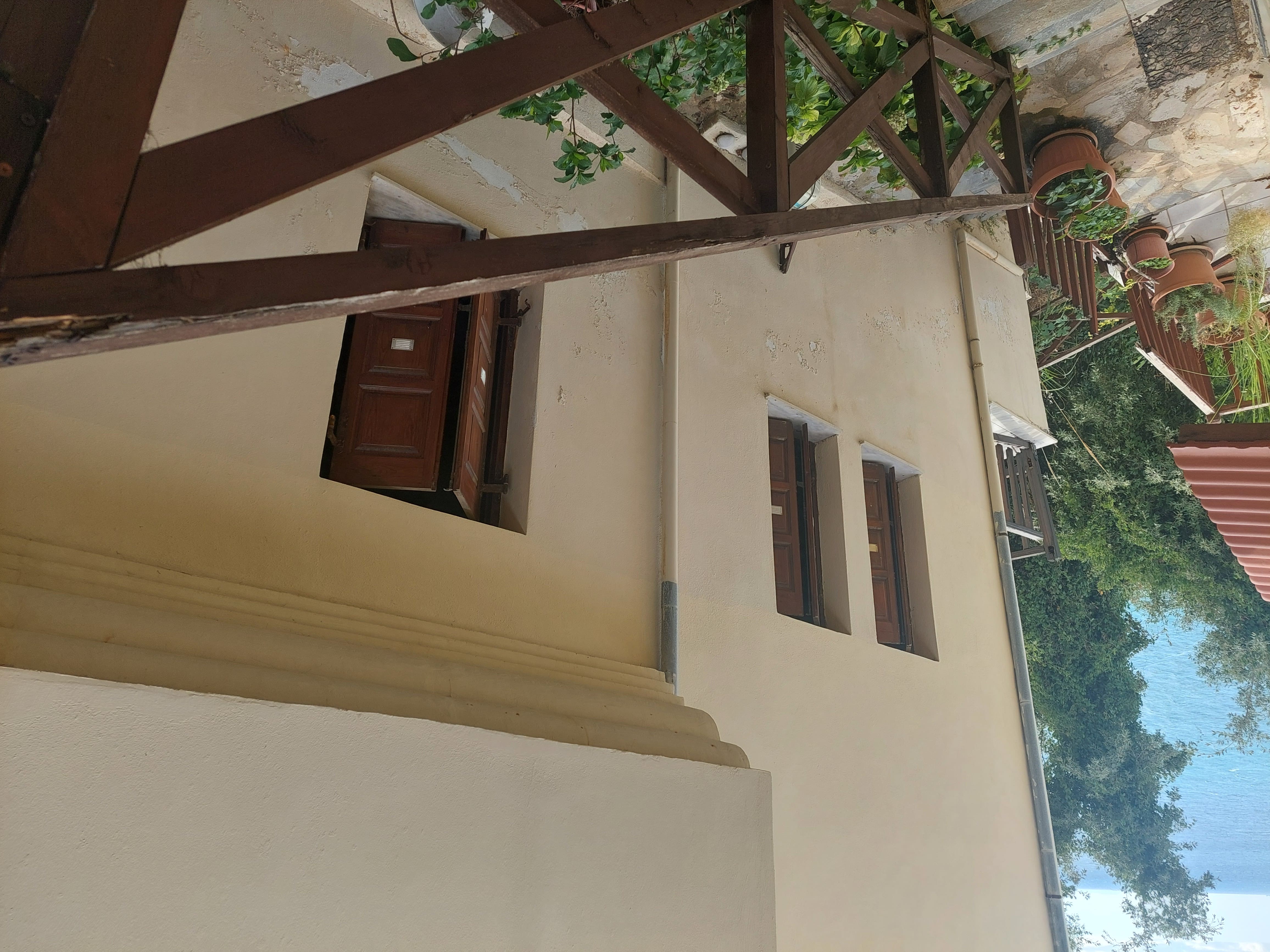 photo1