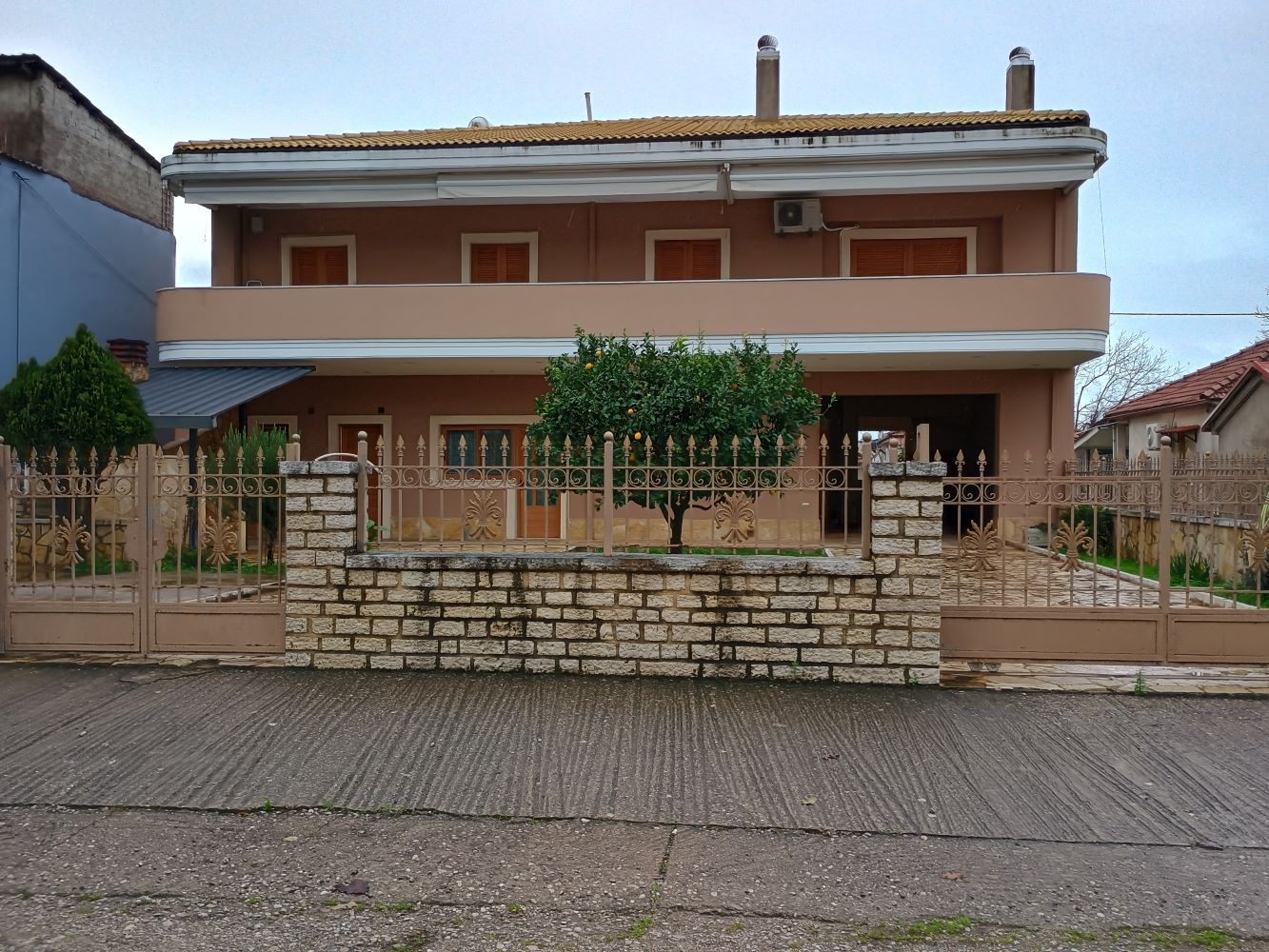 photo1