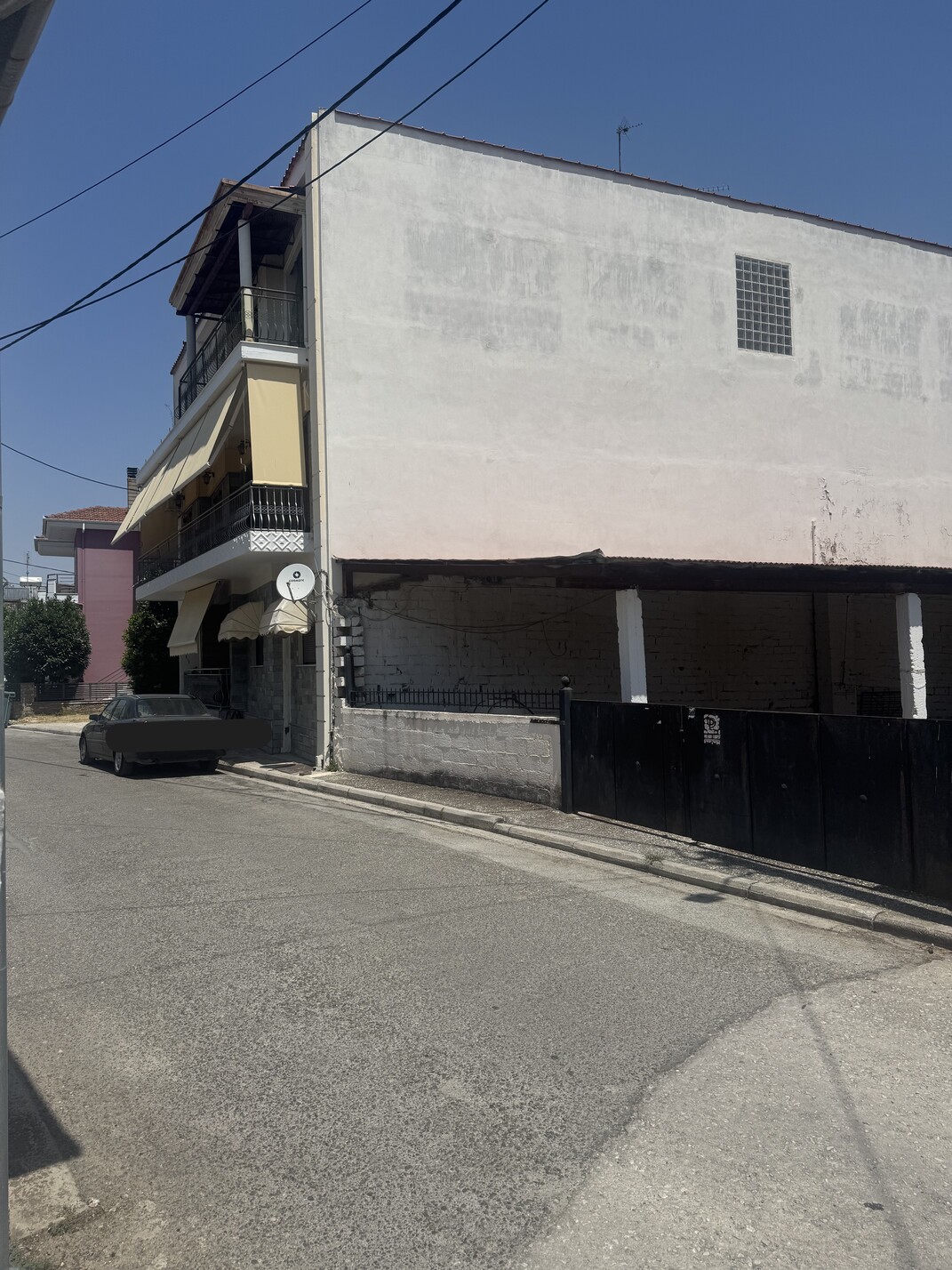 photo1
