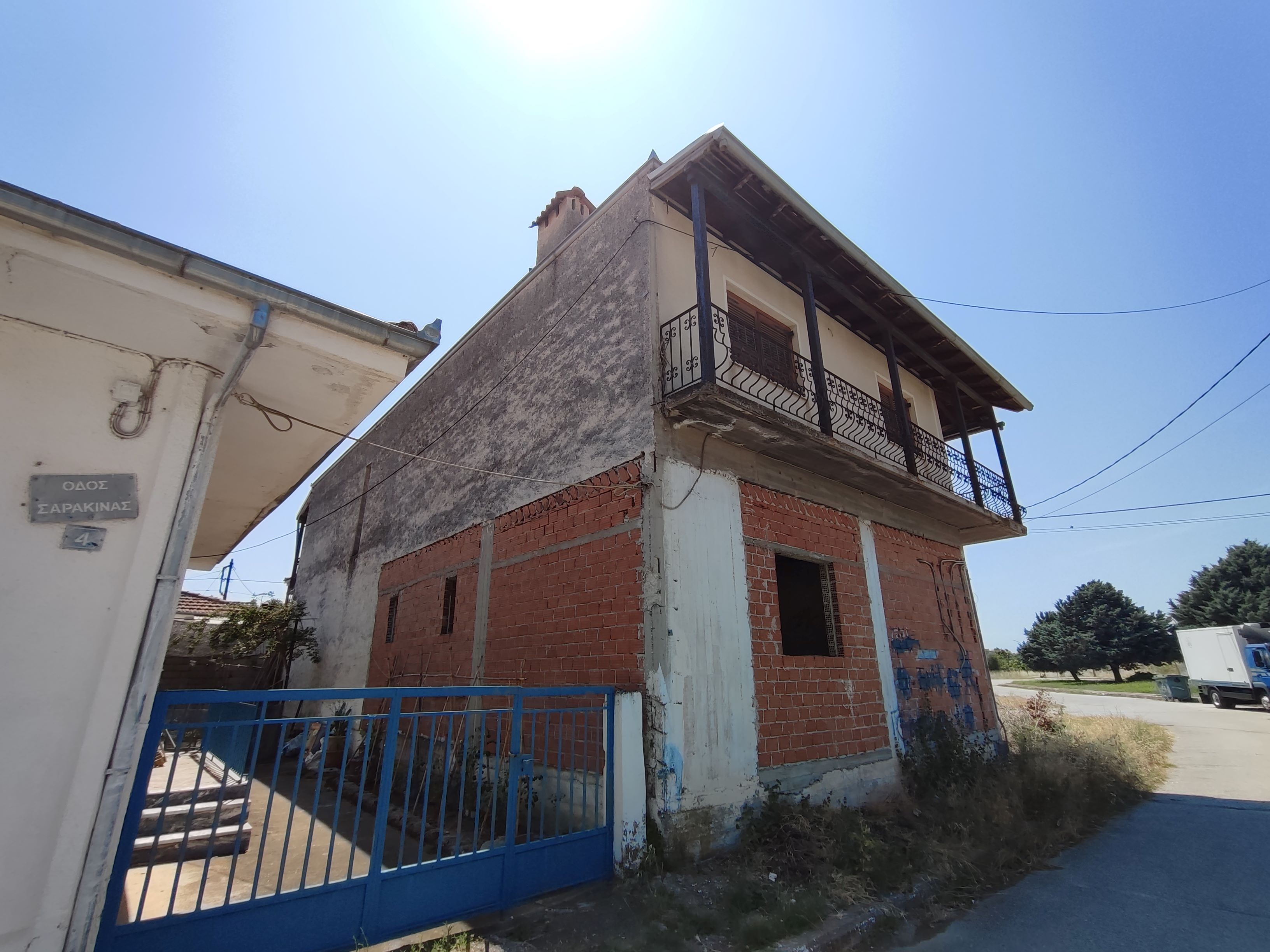 photo1