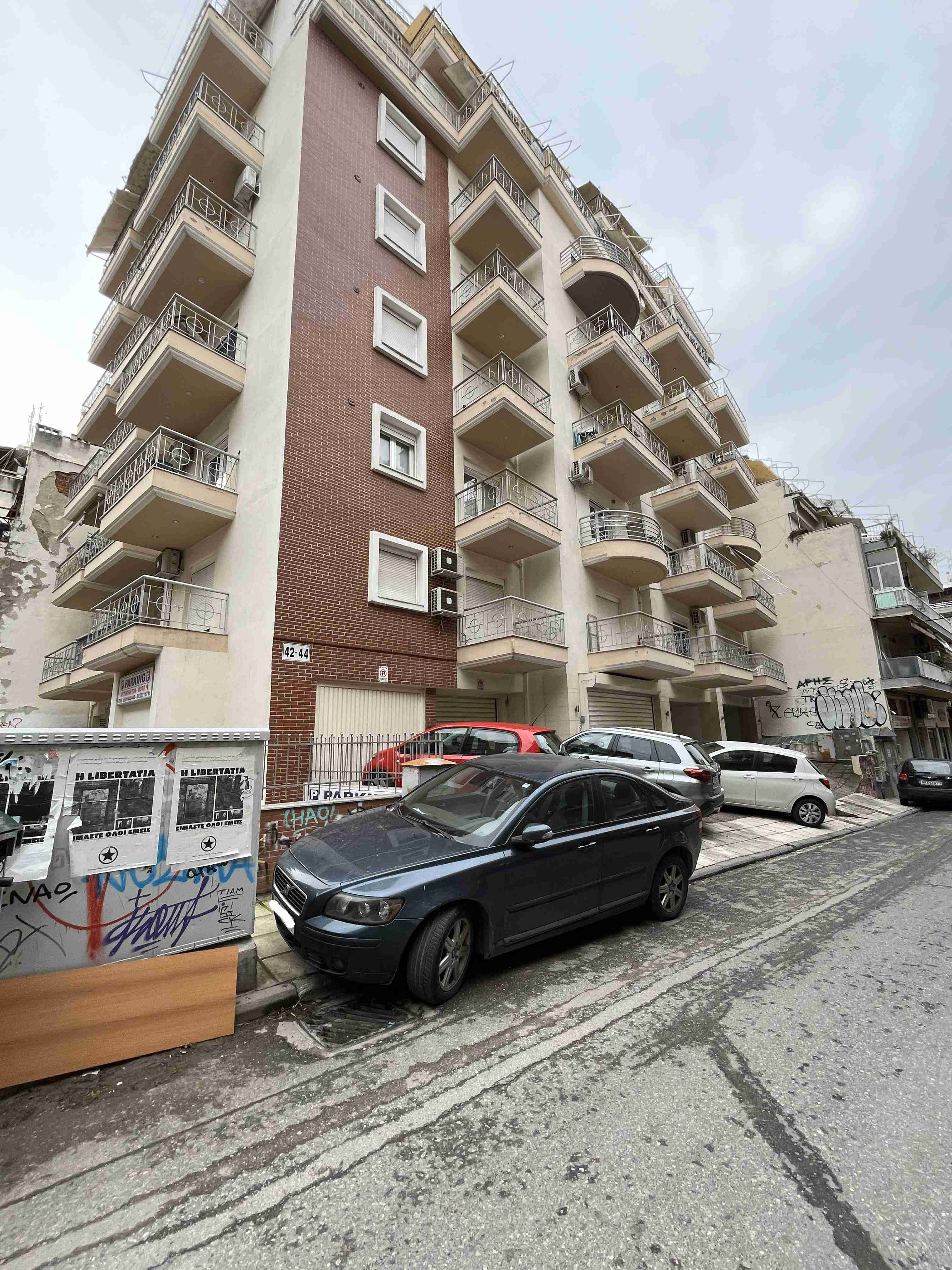 photo1
