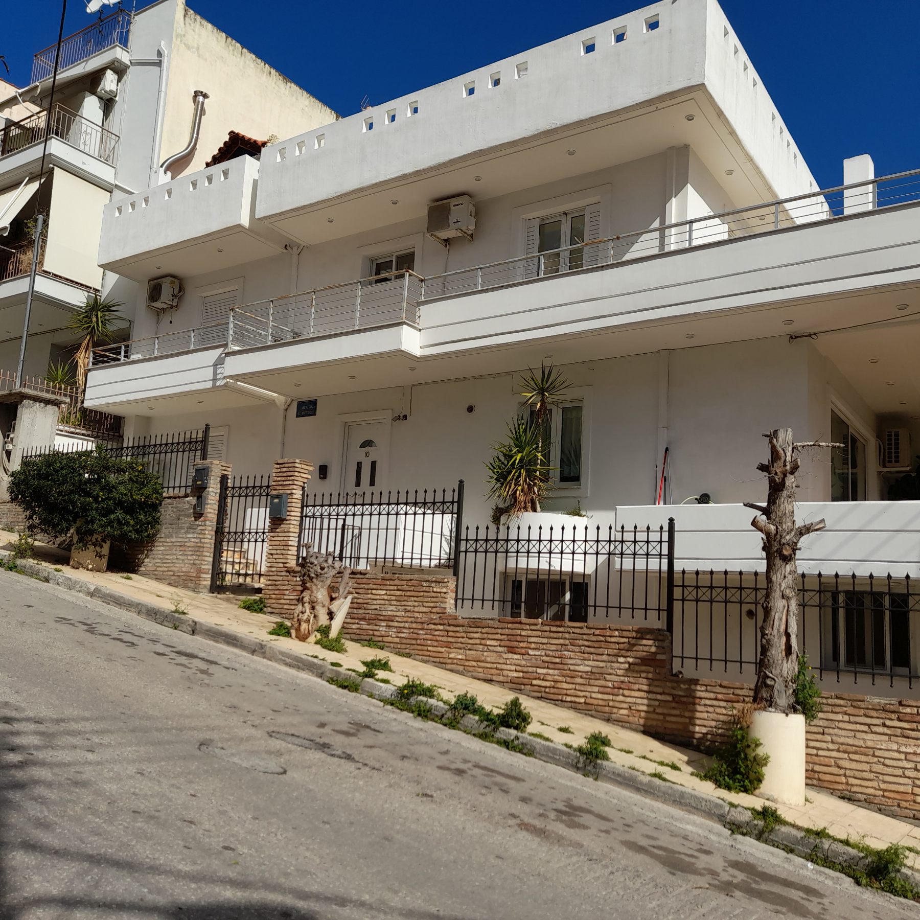 Οικόπεδο με κτίσμα  σε πλειστηριασμό Δήμος Νικαίας - Αγίου Ιωάννου Ρέντη