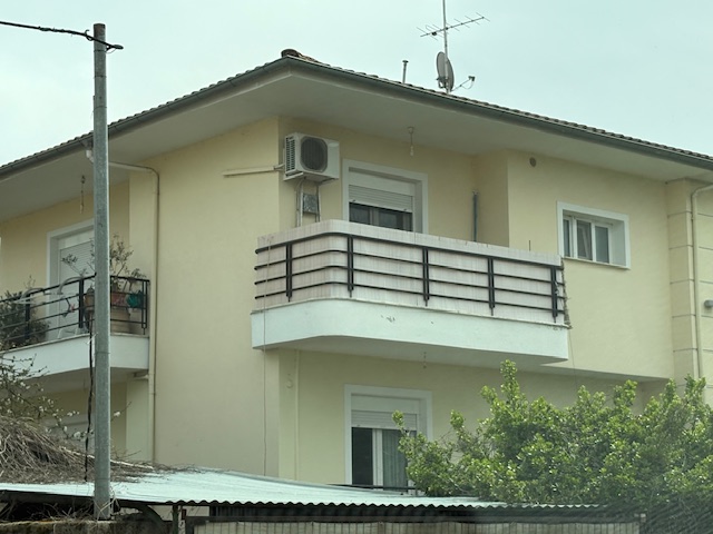 photo1