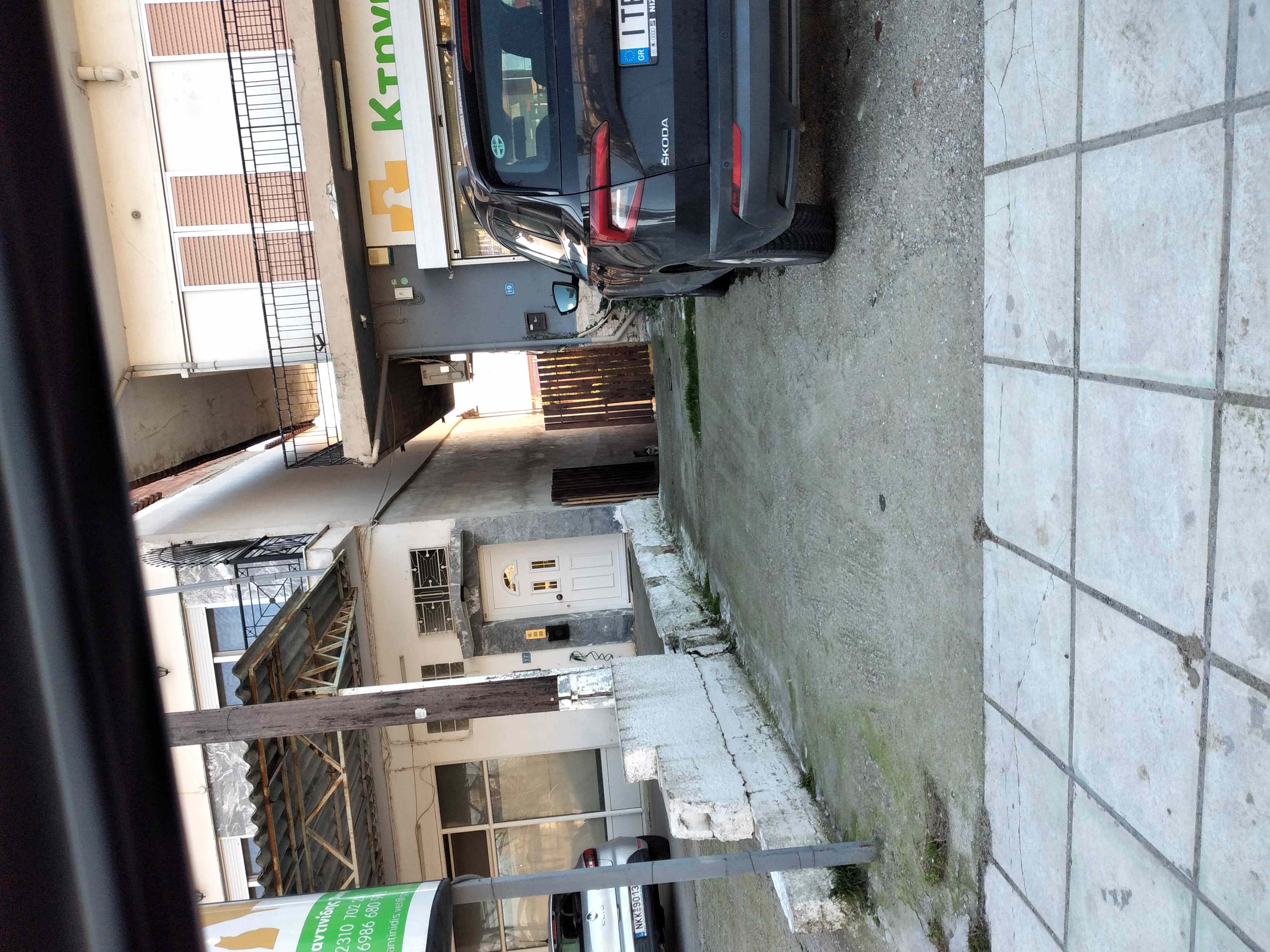photo1