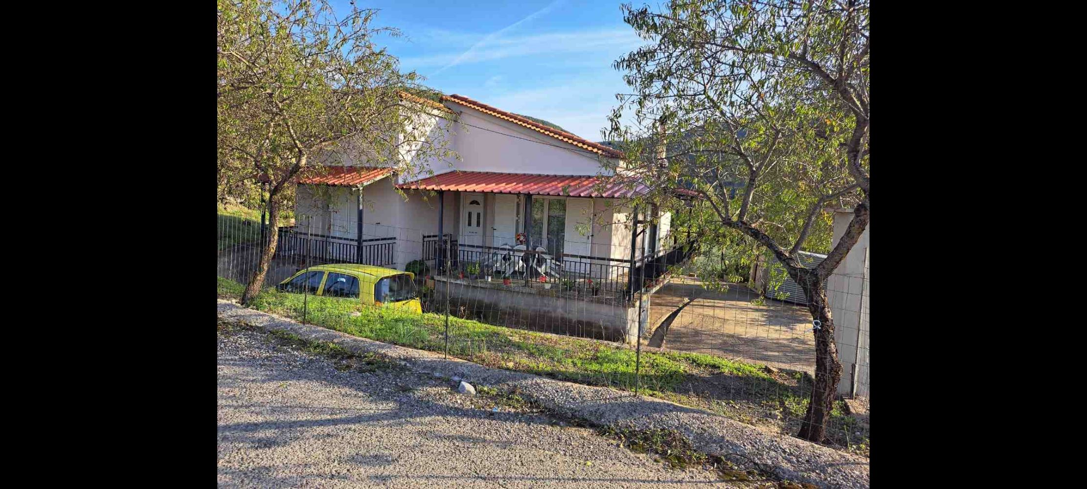 Οικόπεδο με κτίσμα  σε πλειστηριασμό Δήμος Αγρινίου