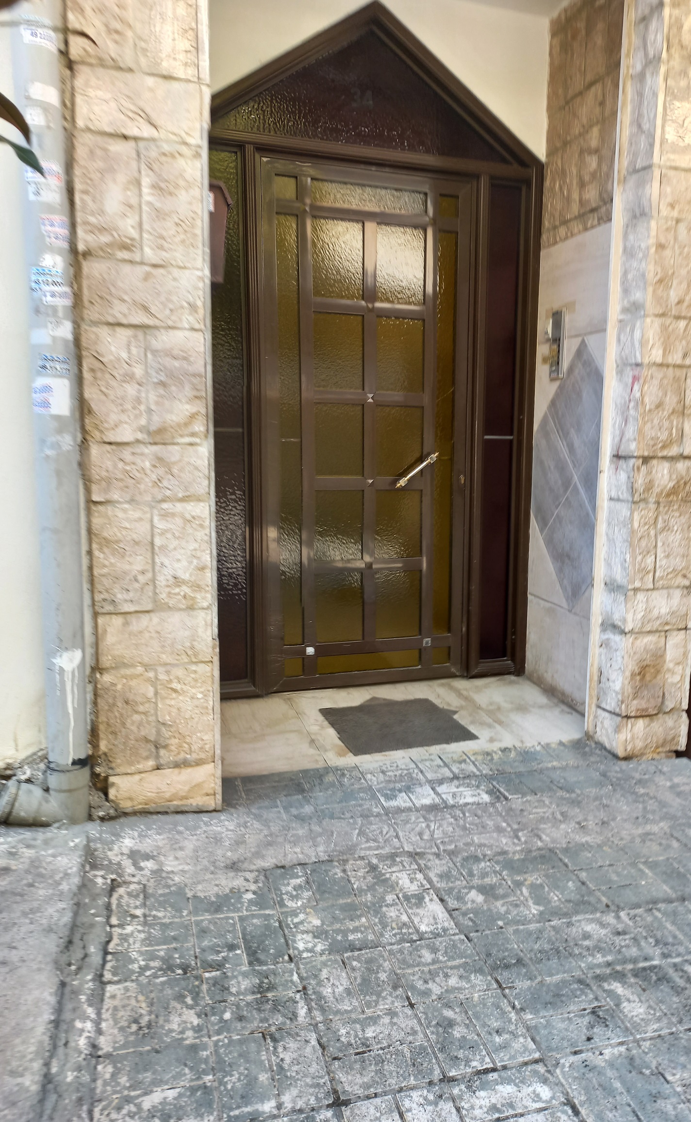 photo1