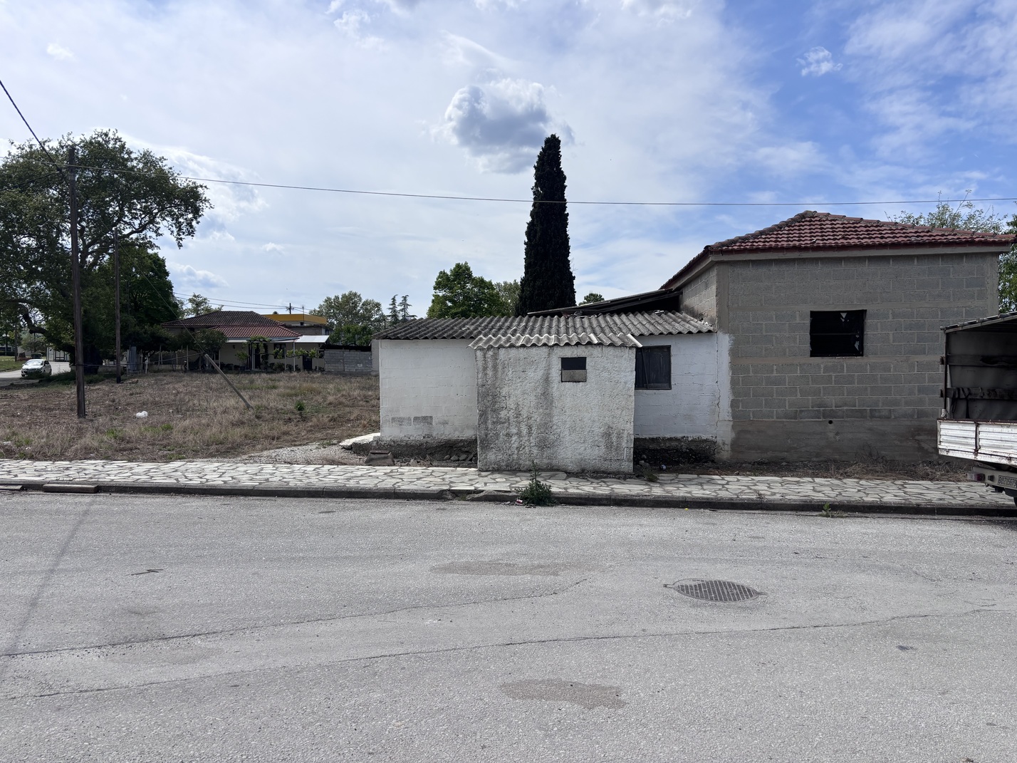 photo1