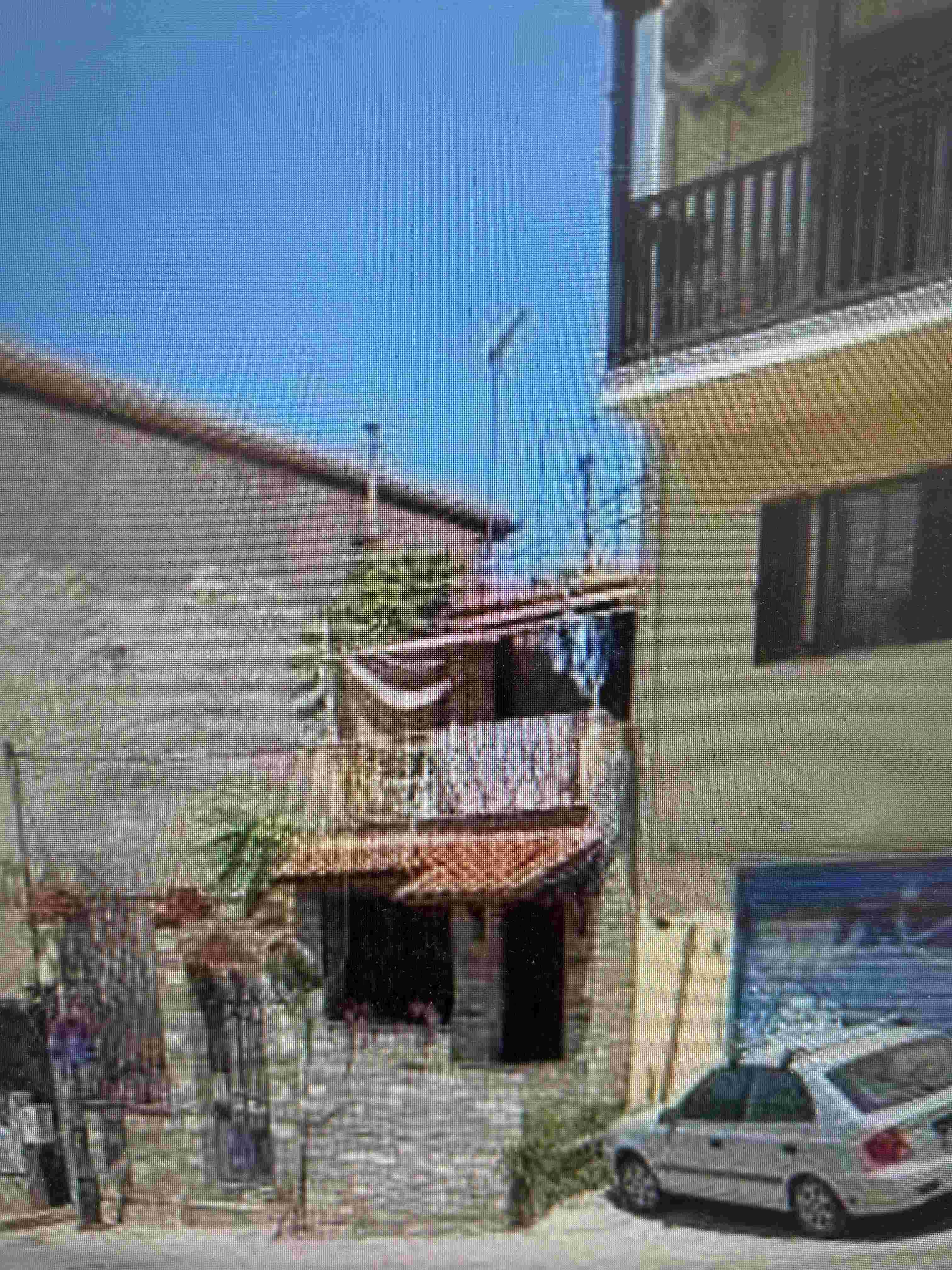 photo1