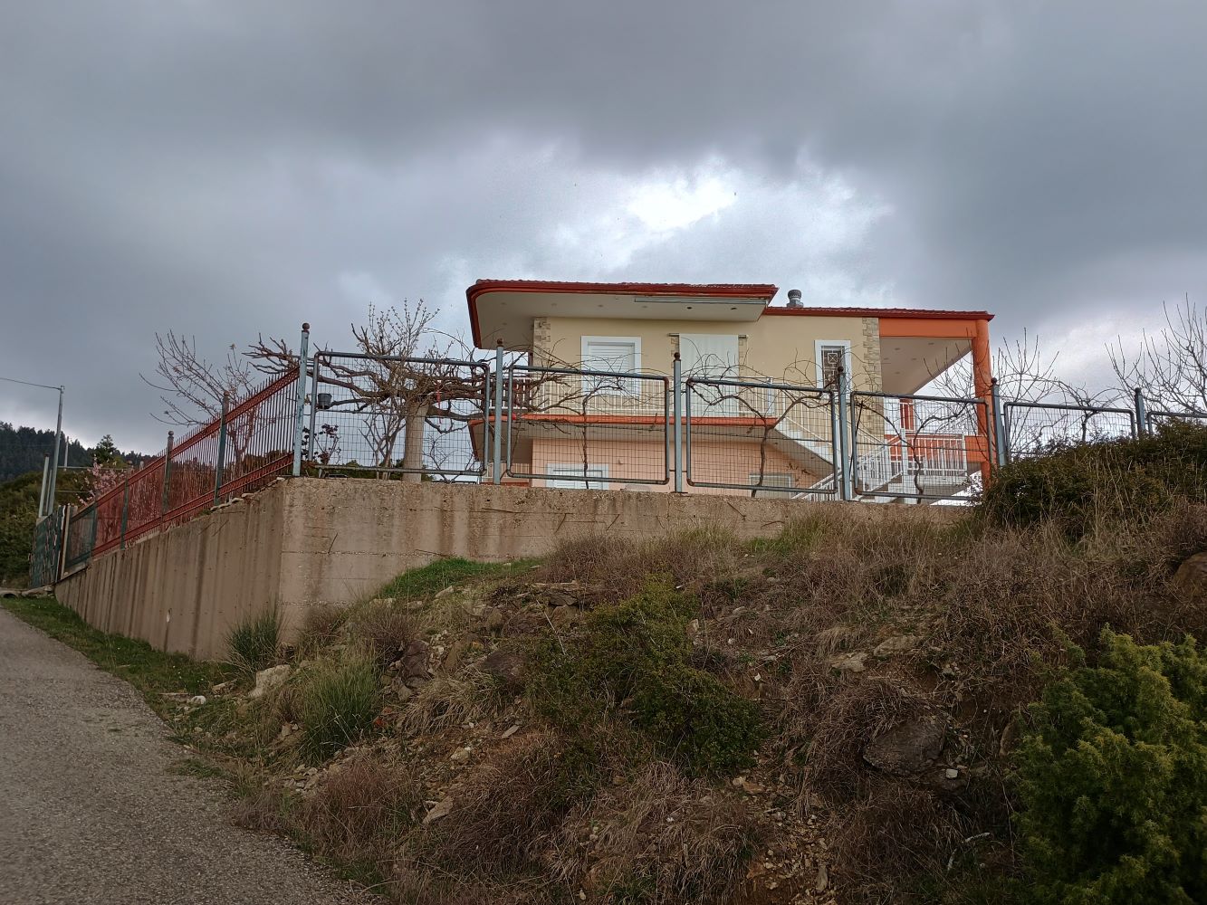 Οικόπεδο με κτίσμα  σε πλειστηριασμό Δήμος Θέρμου