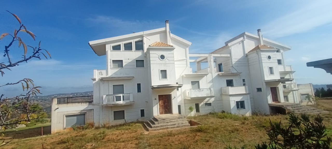 Αγροτεμάχιο με κτίσμα  σε πλειστηριασμό Δήμος Ωρωπού