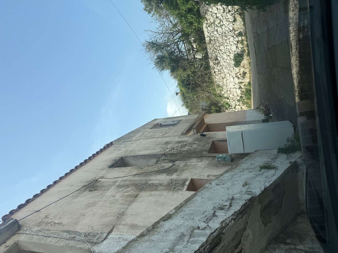 photo1