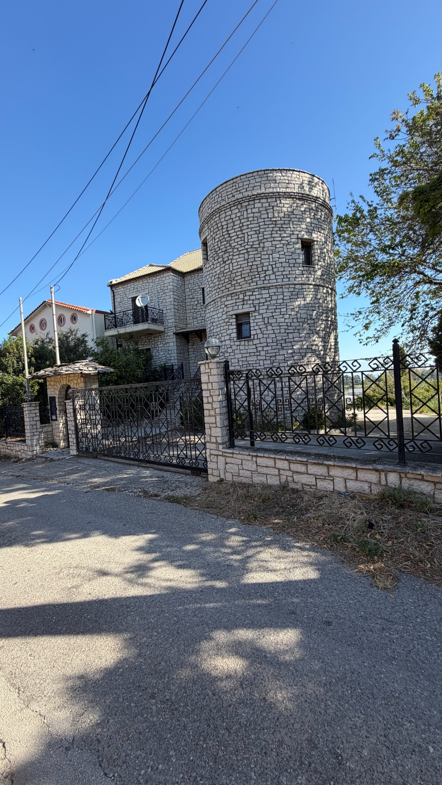 Οικόπεδο με κτίσμα  σε πλειστηριασμό Δήμος Δυτικής Αχαΐας